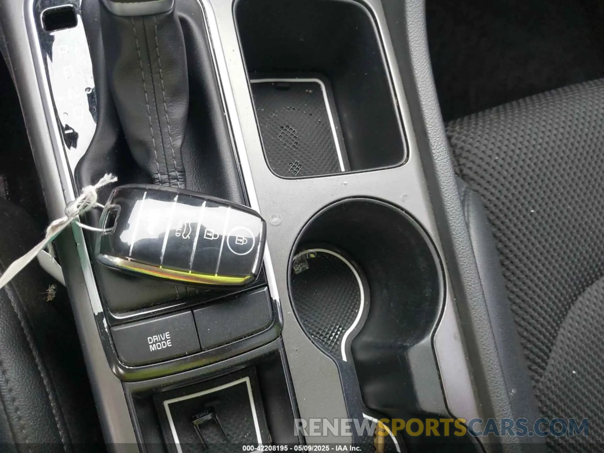 11 Photograph of a damaged car 5XXGT4L31KG328032 KIA OPTIMA 2019