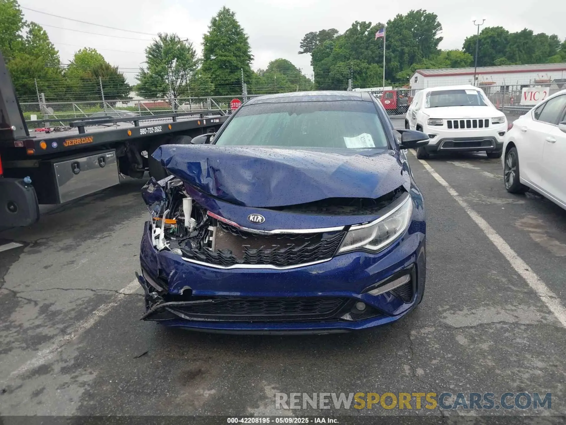 12 Photograph of a damaged car 5XXGT4L31KG328032 KIA OPTIMA 2019