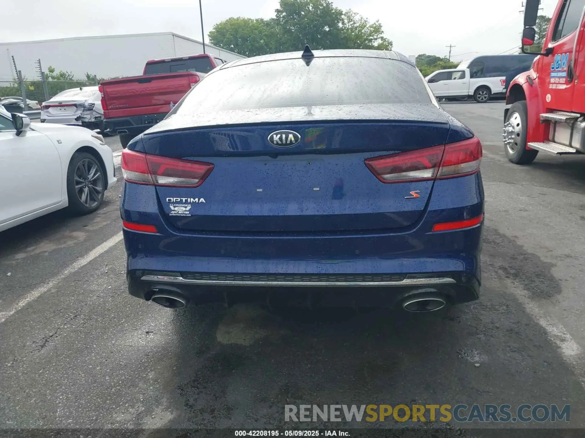 16 Photograph of a damaged car 5XXGT4L31KG328032 KIA OPTIMA 2019