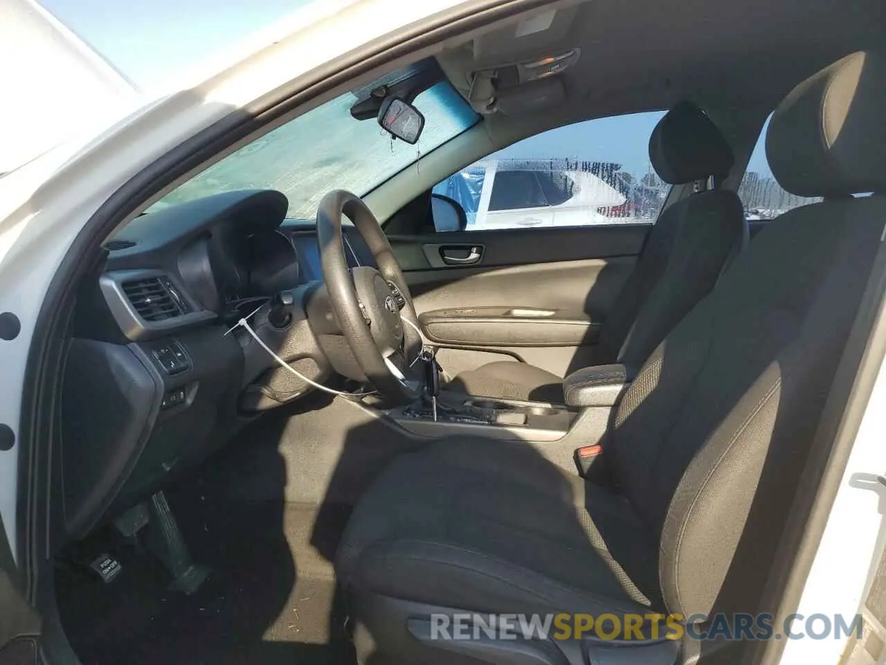 7 Photograph of a damaged car 5XXGT4L31KG330525 KIA OPTIMA 2019