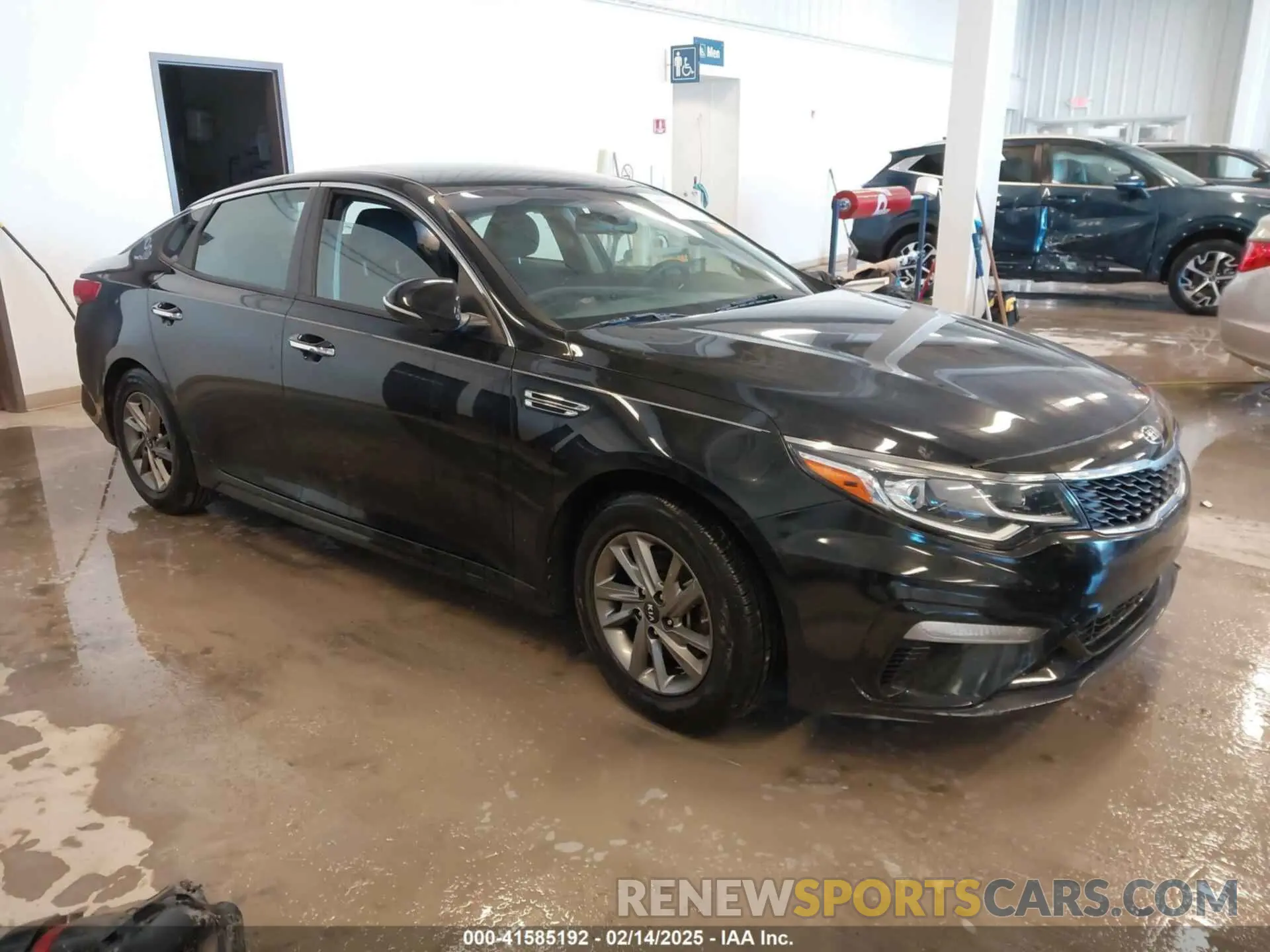 1 Photograph of a damaged car 5XXGT4L31KG342402 KIA OPTIMA 2019