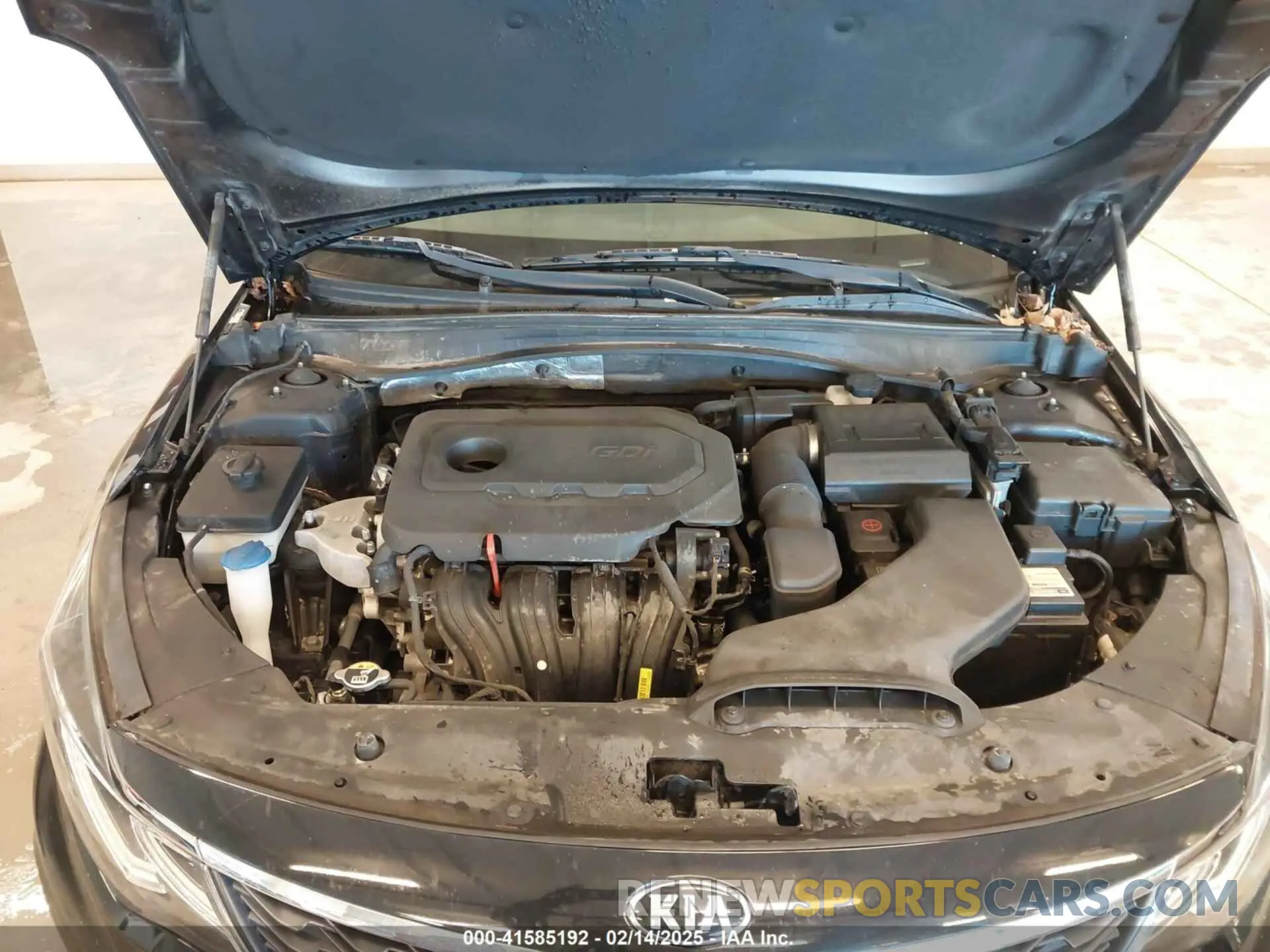 10 Photograph of a damaged car 5XXGT4L31KG342402 KIA OPTIMA 2019