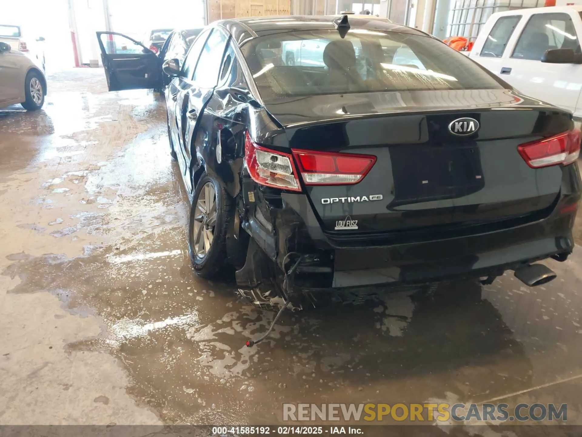 18 Photograph of a damaged car 5XXGT4L31KG342402 KIA OPTIMA 2019