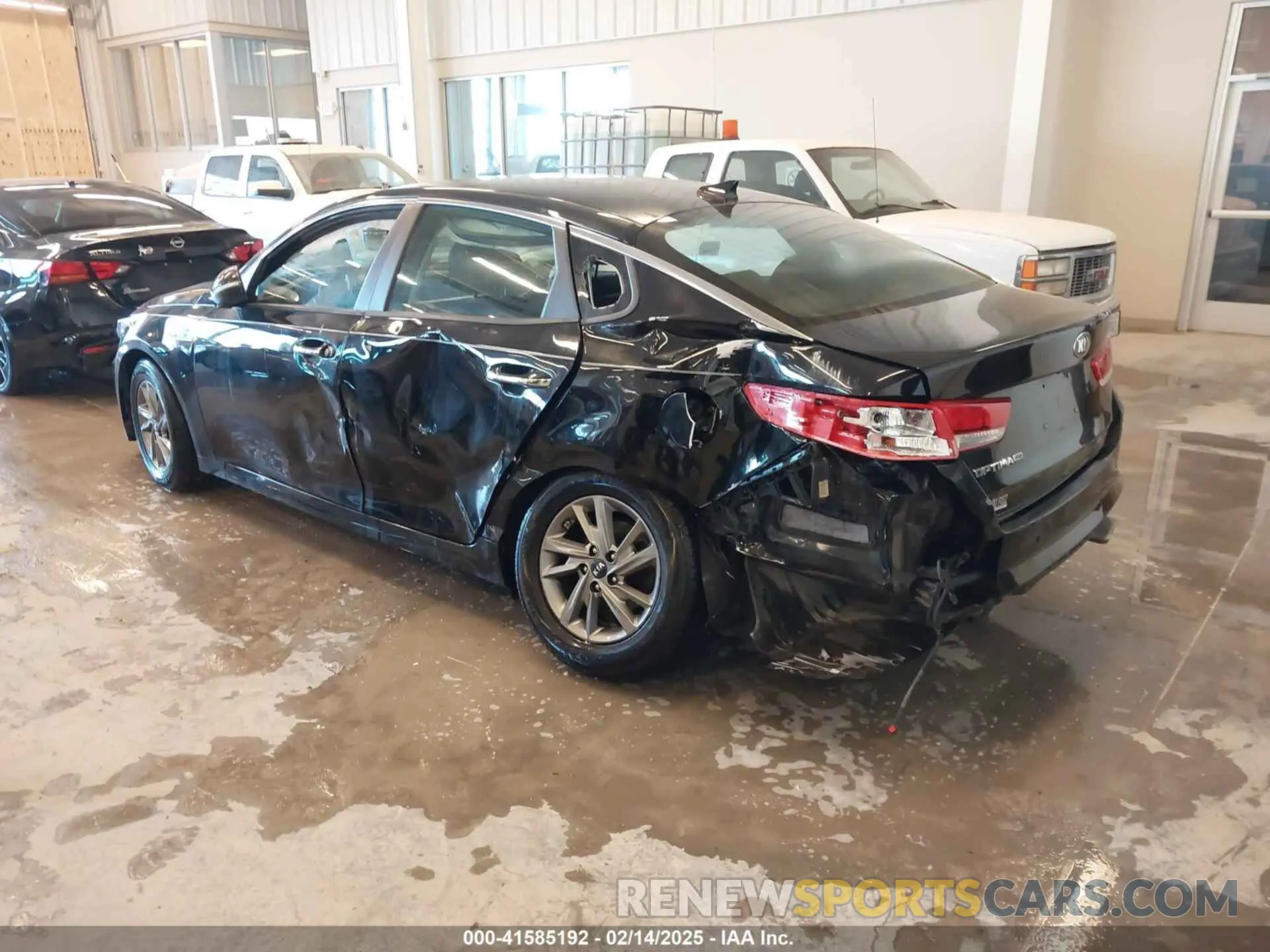 3 Photograph of a damaged car 5XXGT4L31KG342402 KIA OPTIMA 2019