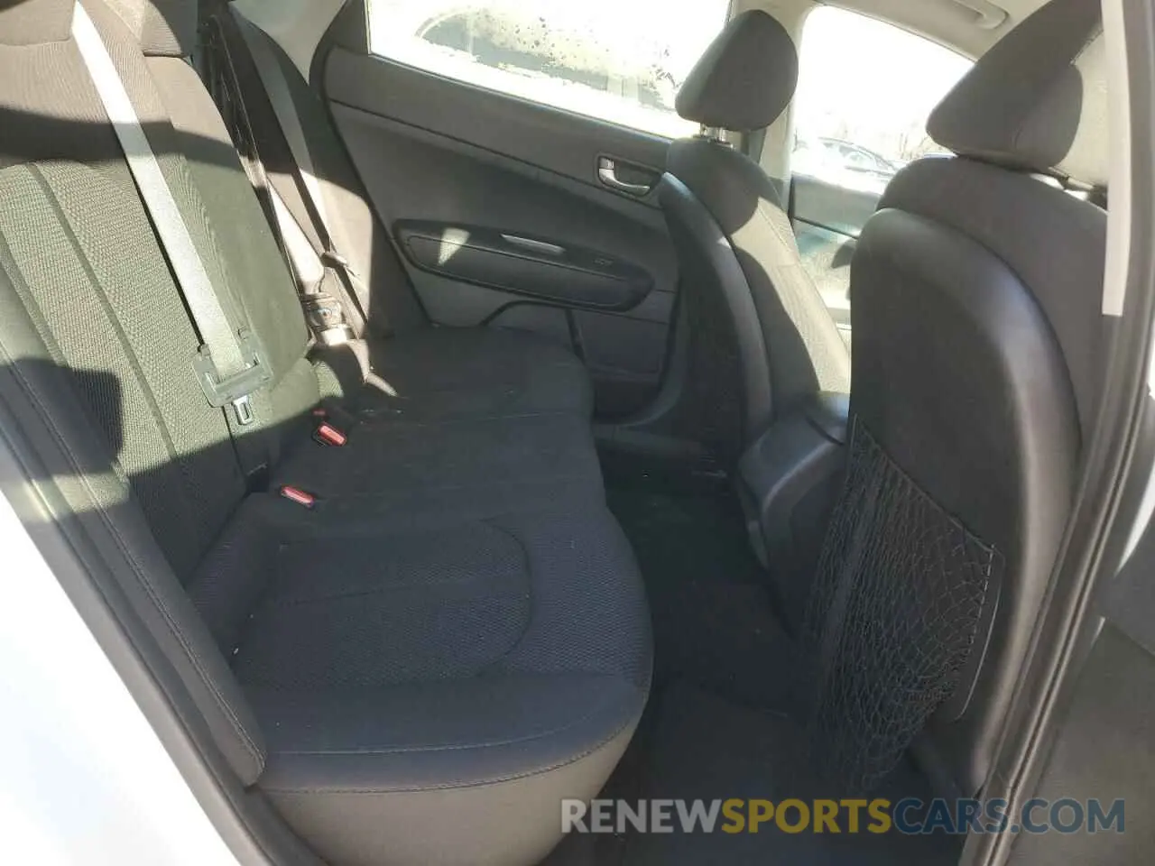 10 Photograph of a damaged car 5XXGT4L31KG345106 KIA OPTIMA 2019