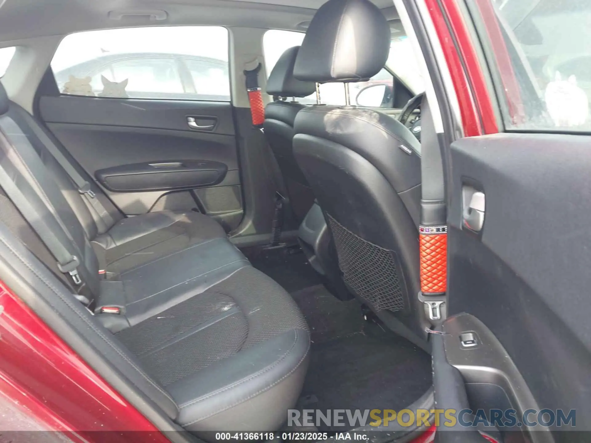 8 Photograph of a damaged car 5XXGT4L31KG349821 KIA OPTIMA 2019