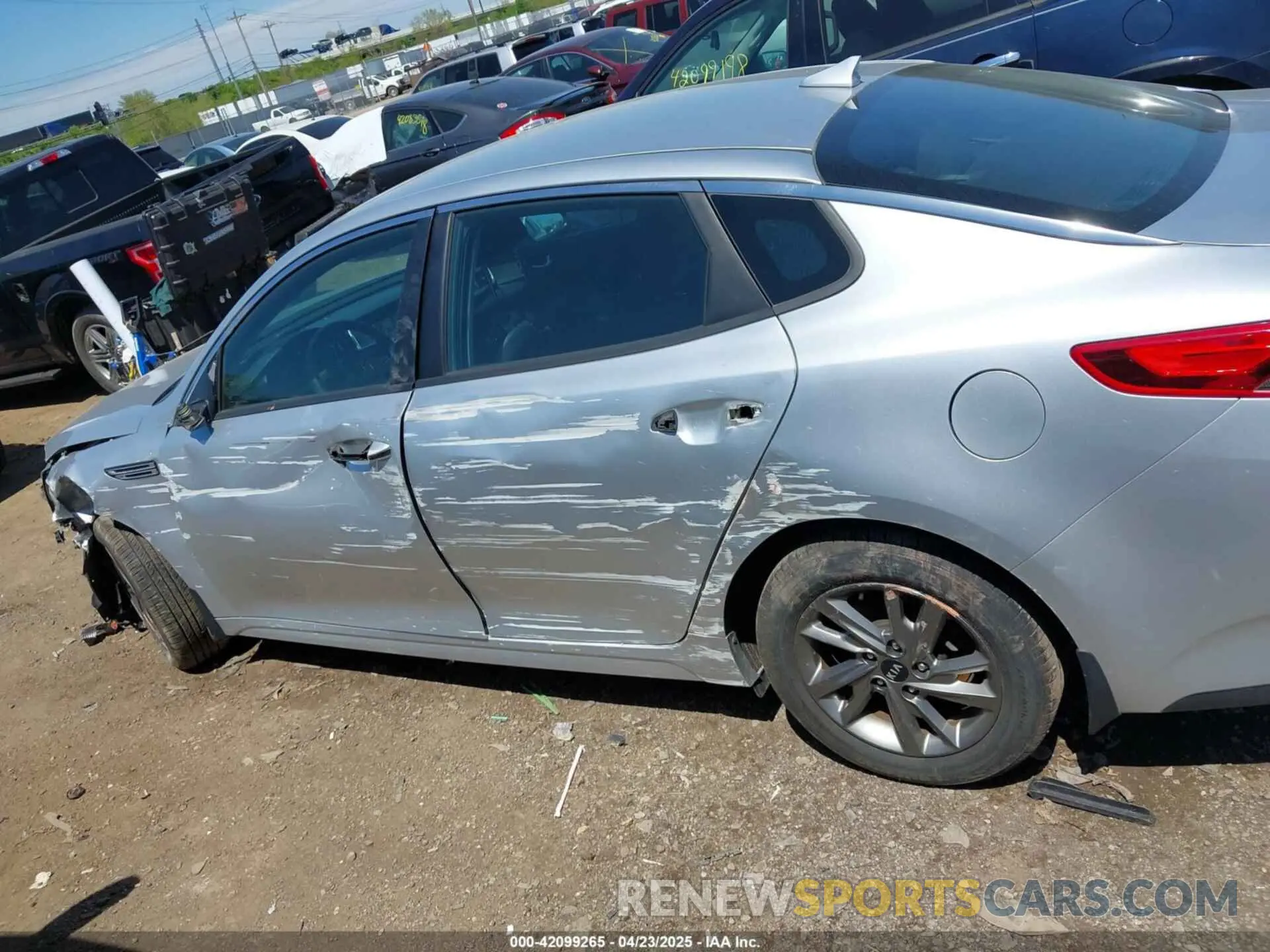 14 Photograph of a damaged car 5XXGT4L31KG351715 KIA OPTIMA 2019