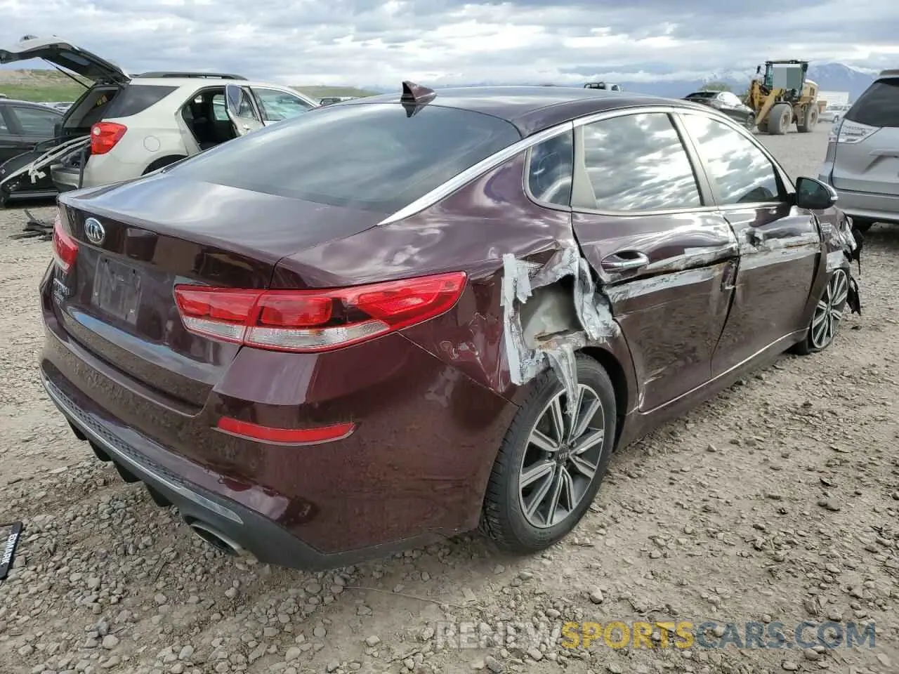 3 Photograph of a damaged car 5XXGT4L31KG354615 KIA OPTIMA 2019
