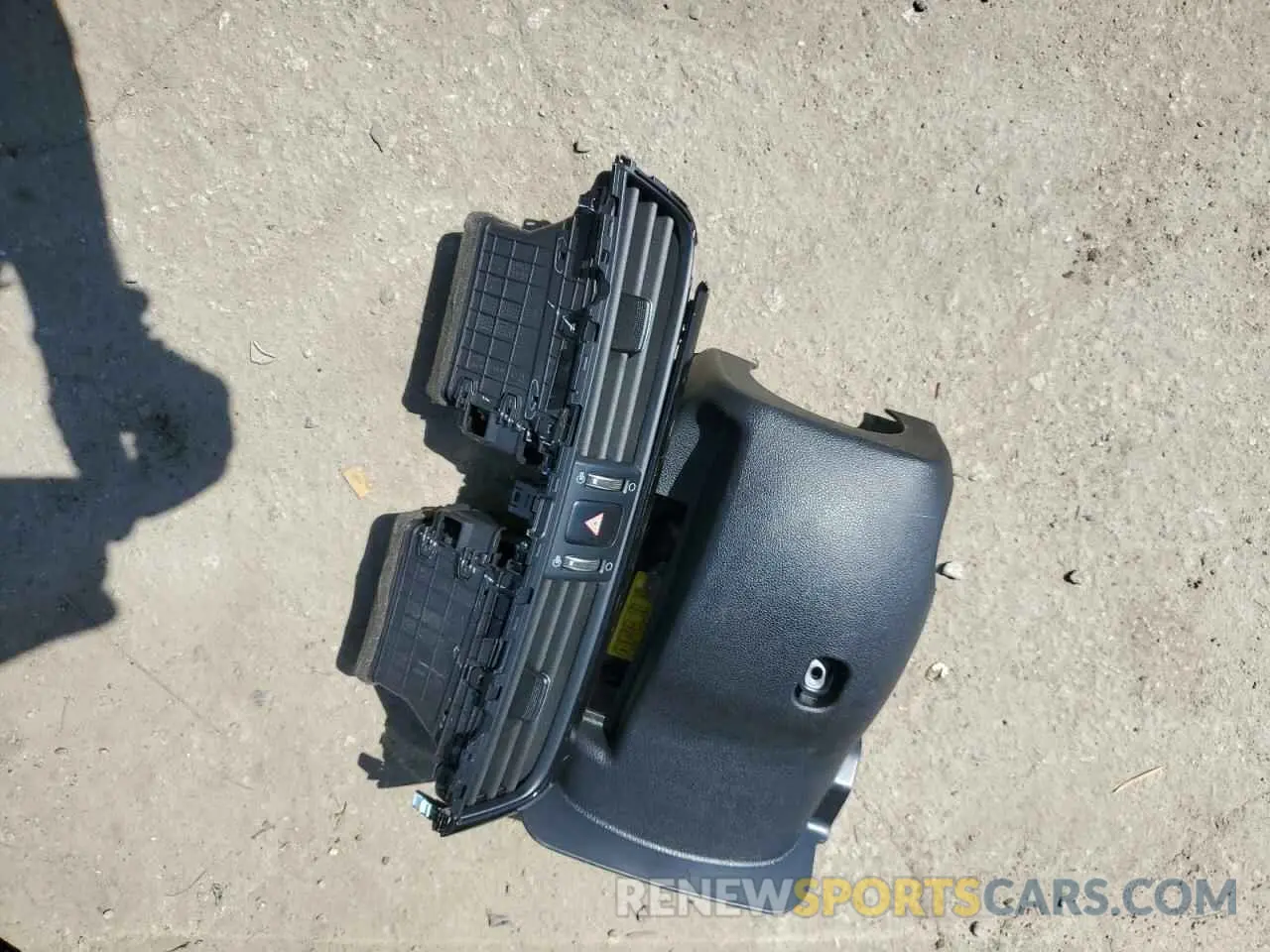 14 Photograph of a damaged car 5XXGT4L31KG356073 KIA OPTIMA 2019