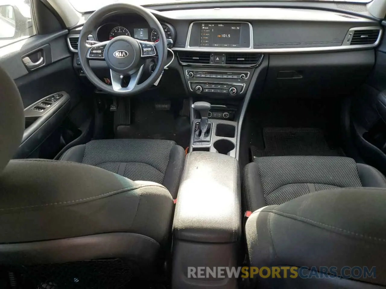 8 Photograph of a damaged car 5XXGT4L31KG357708 KIA OPTIMA 2019
