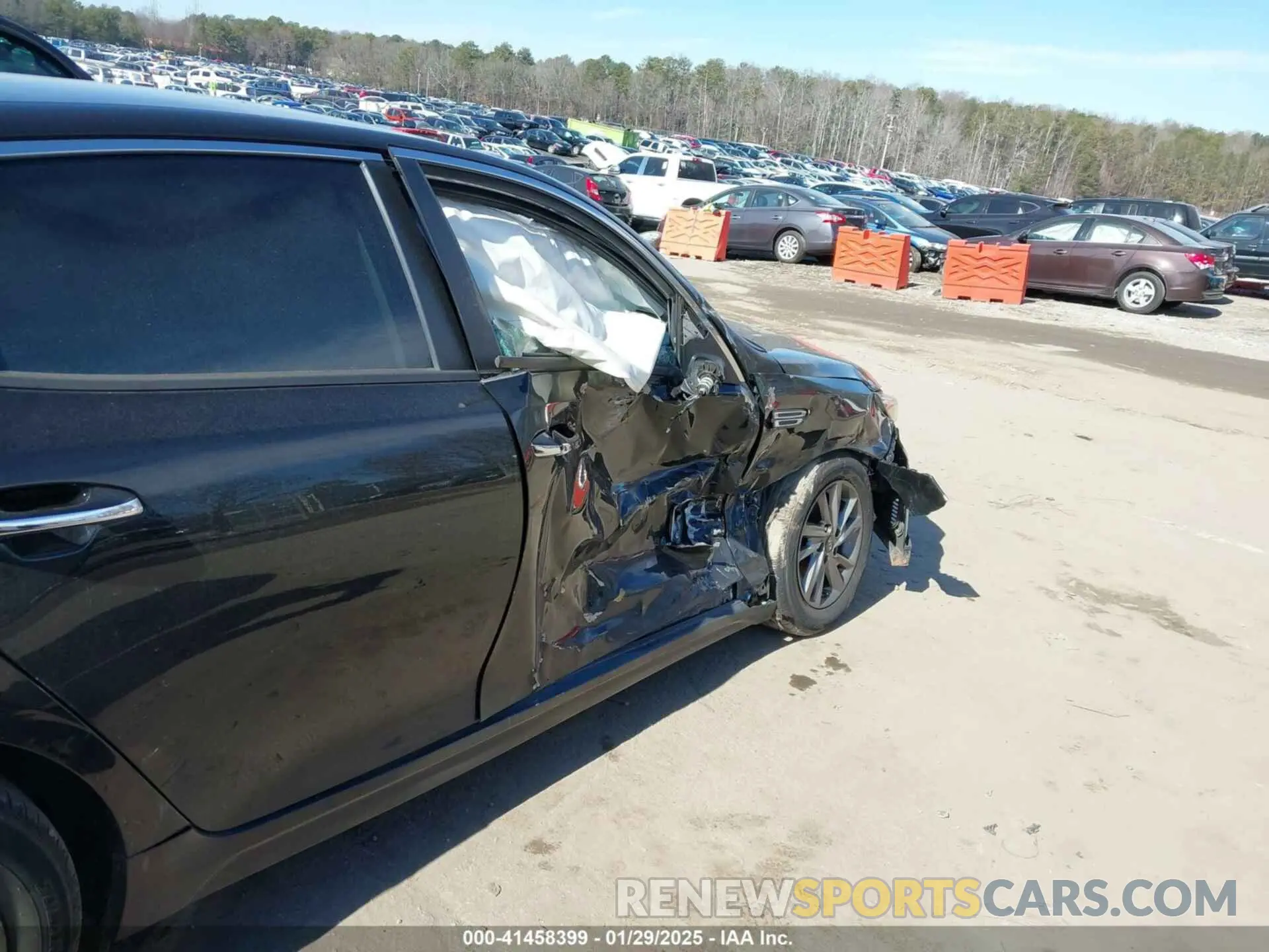 17 Photograph of a damaged car 5XXGT4L31KG357854 KIA OPTIMA 2019