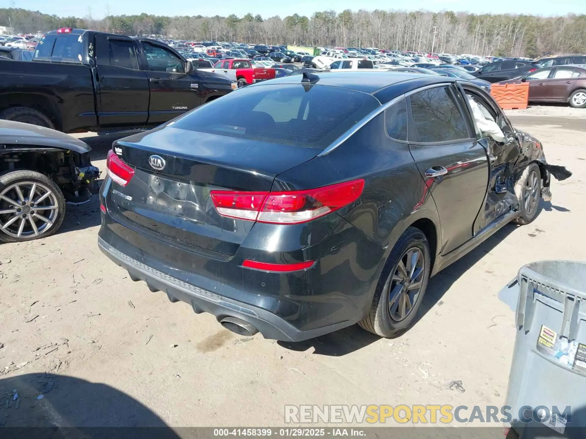 4 Photograph of a damaged car 5XXGT4L31KG357854 KIA OPTIMA 2019