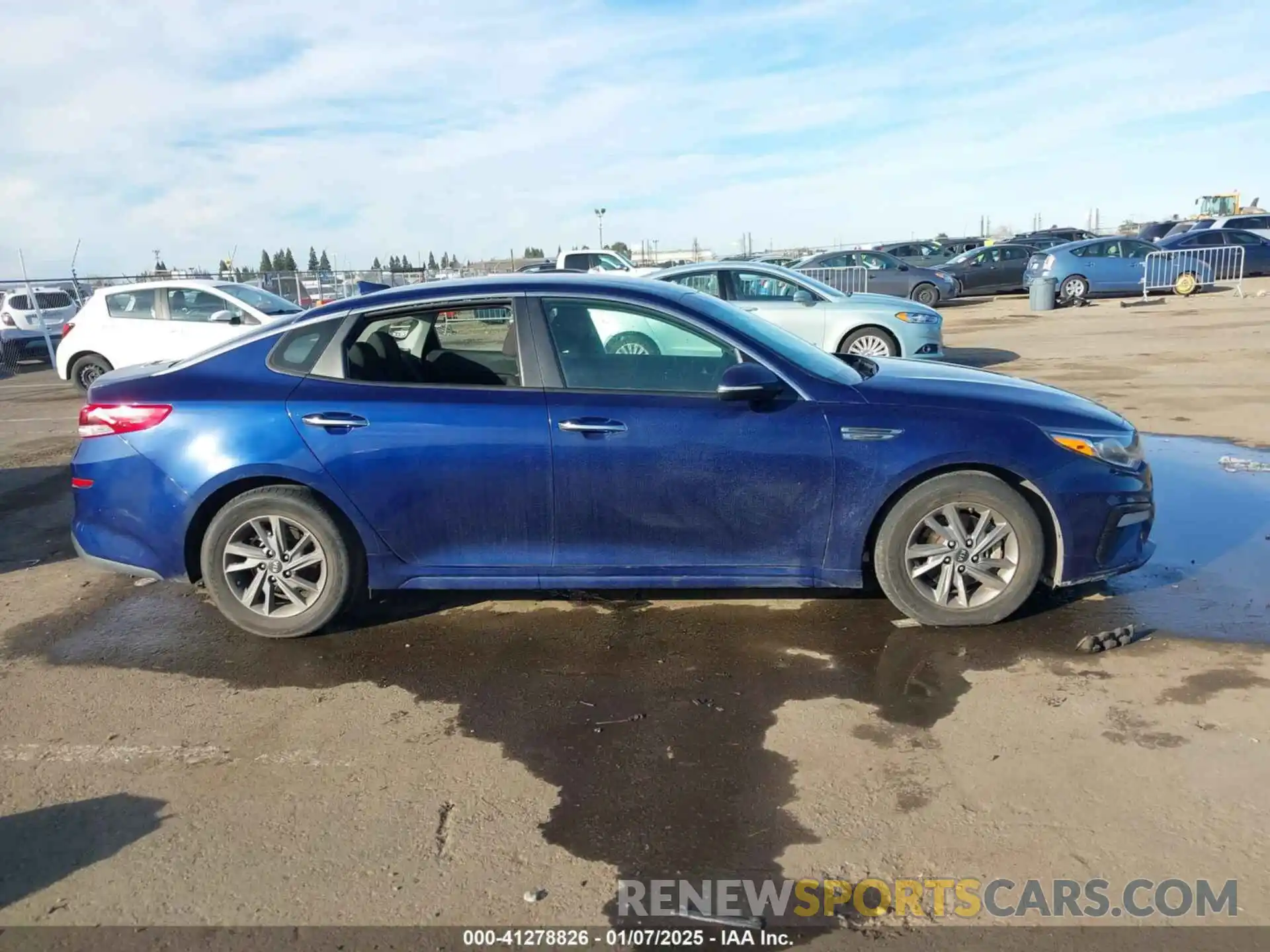 12 Photograph of a damaged car 5XXGT4L31KG363167 KIA OPTIMA 2019