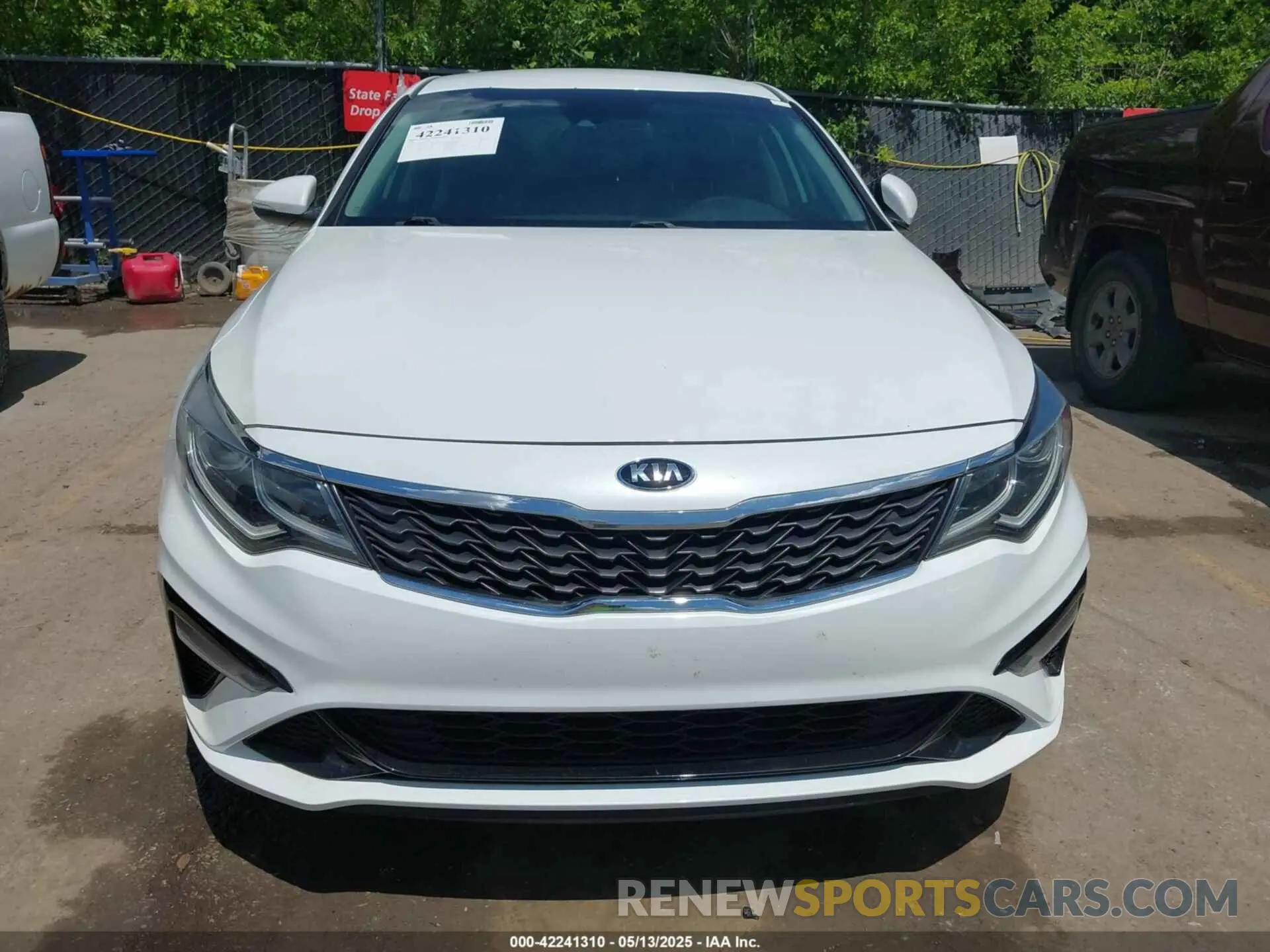 11 Photograph of a damaged car 5XXGT4L31KG364786 KIA OPTIMA 2019
