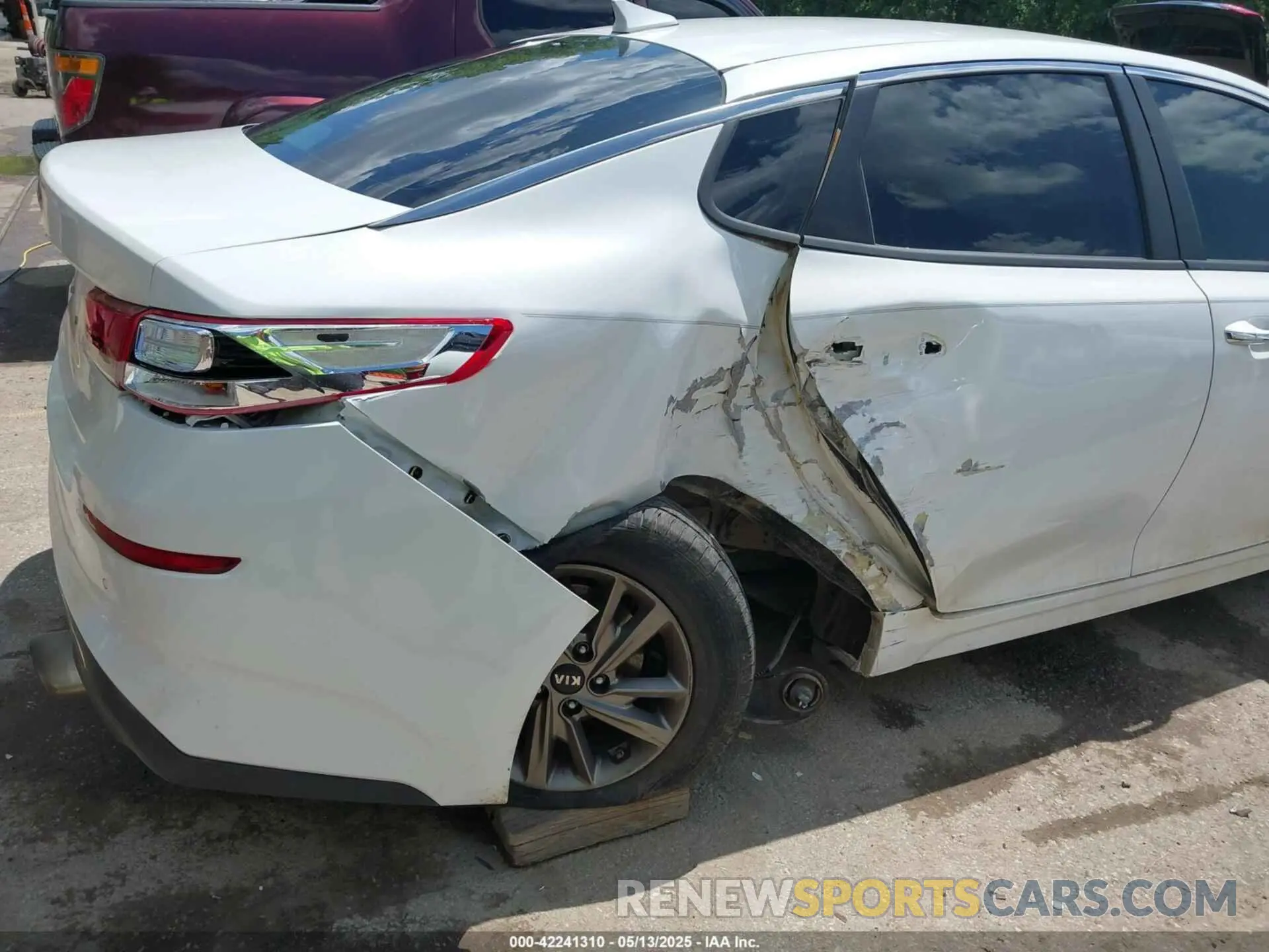 6 Photograph of a damaged car 5XXGT4L31KG364786 KIA OPTIMA 2019