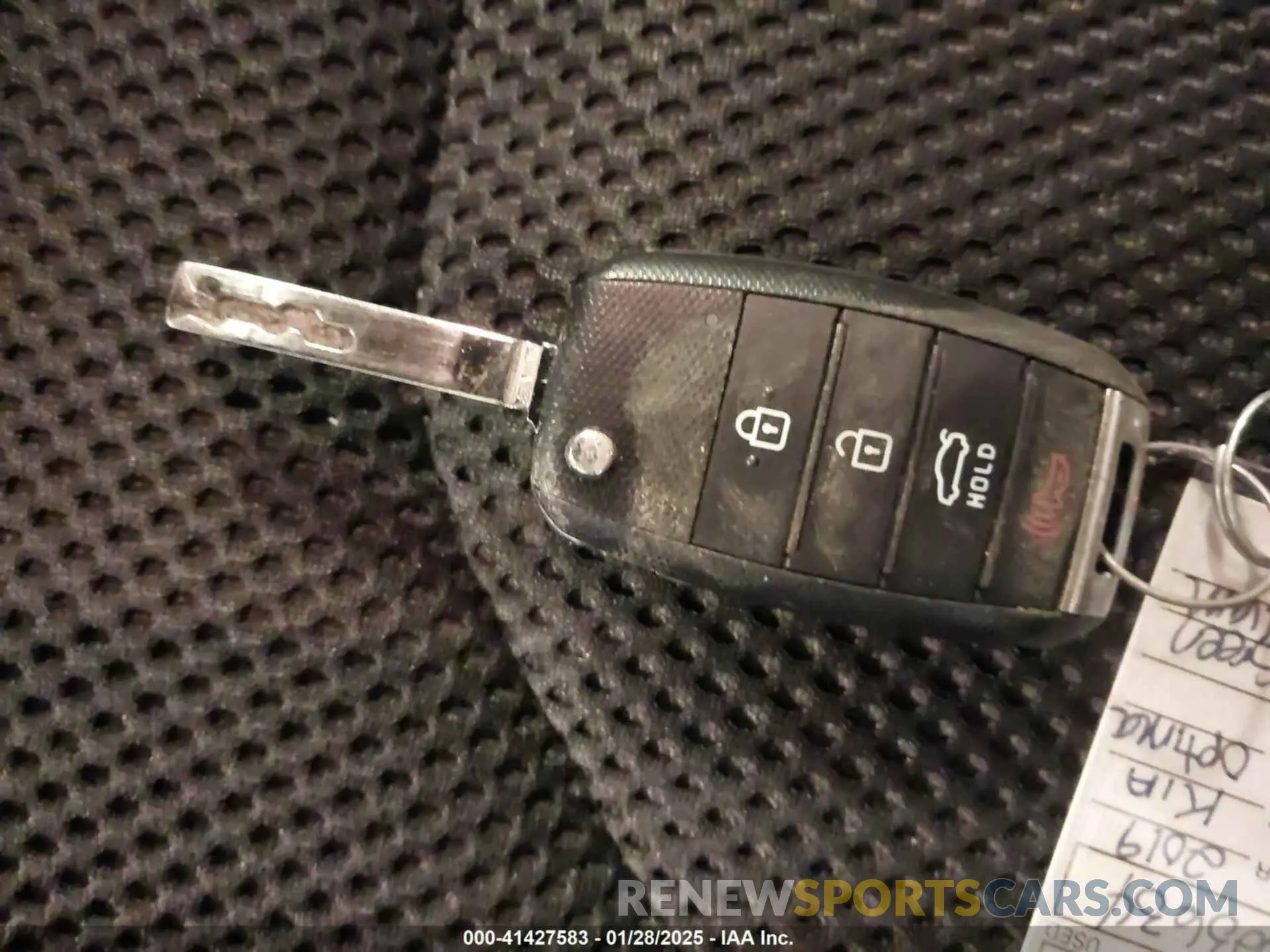 11 Photograph of a damaged car 5XXGT4L31KG376856 KIA OPTIMA 2019