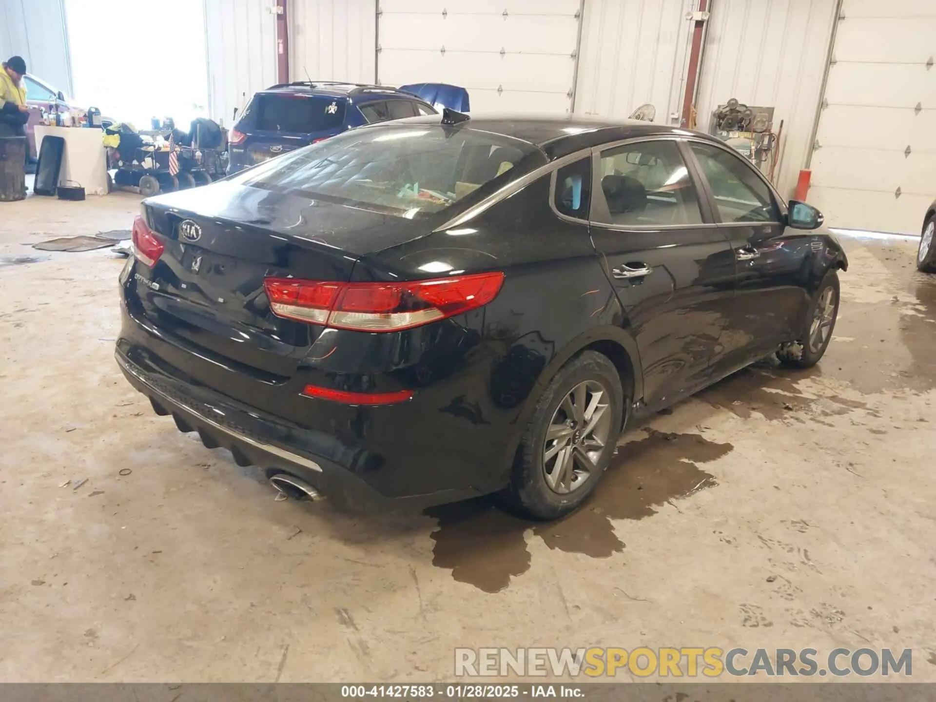 4 Photograph of a damaged car 5XXGT4L31KG376856 KIA OPTIMA 2019