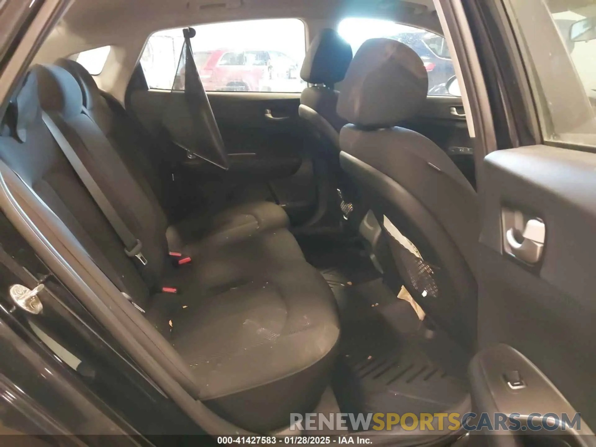 8 Photograph of a damaged car 5XXGT4L31KG376856 KIA OPTIMA 2019