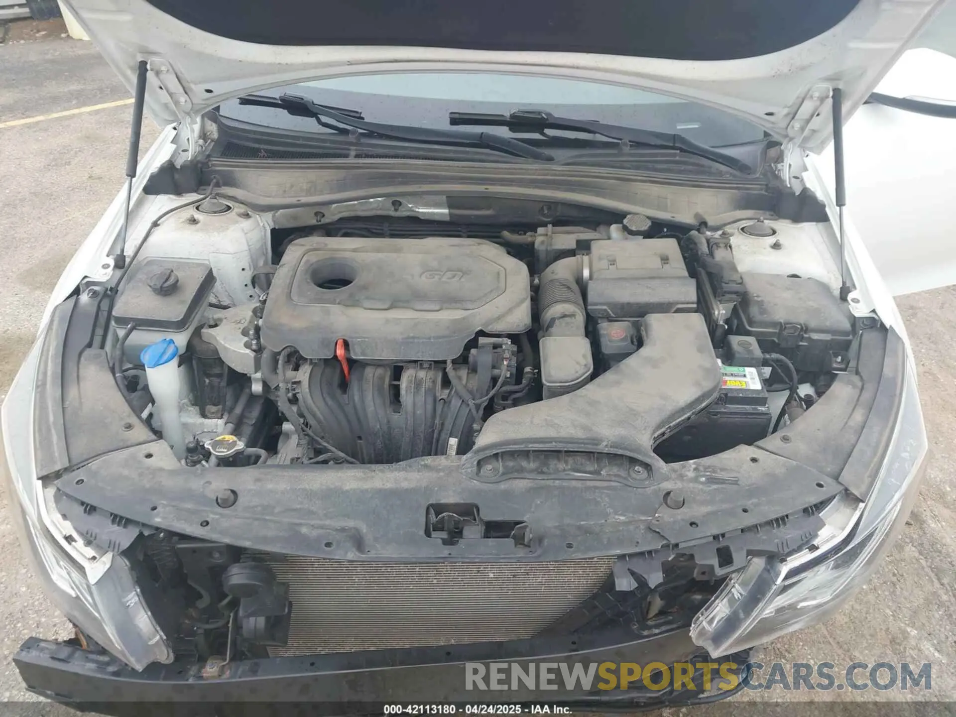 10 Photograph of a damaged car 5XXGT4L32KG281528 KIA OPTIMA 2019