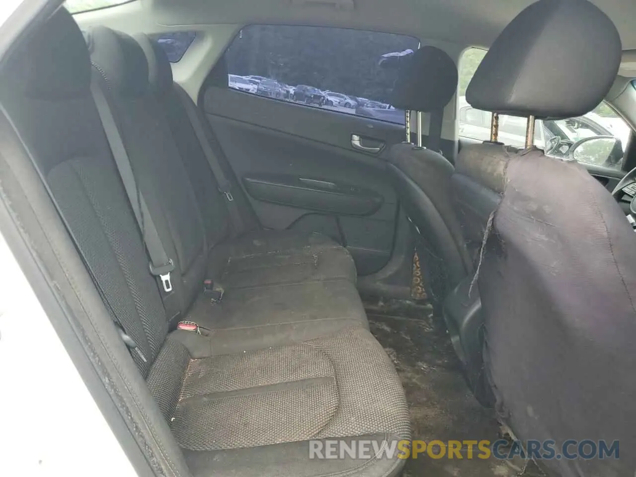 10 Photograph of a damaged car 5XXGT4L32KG282629 KIA OPTIMA 2019