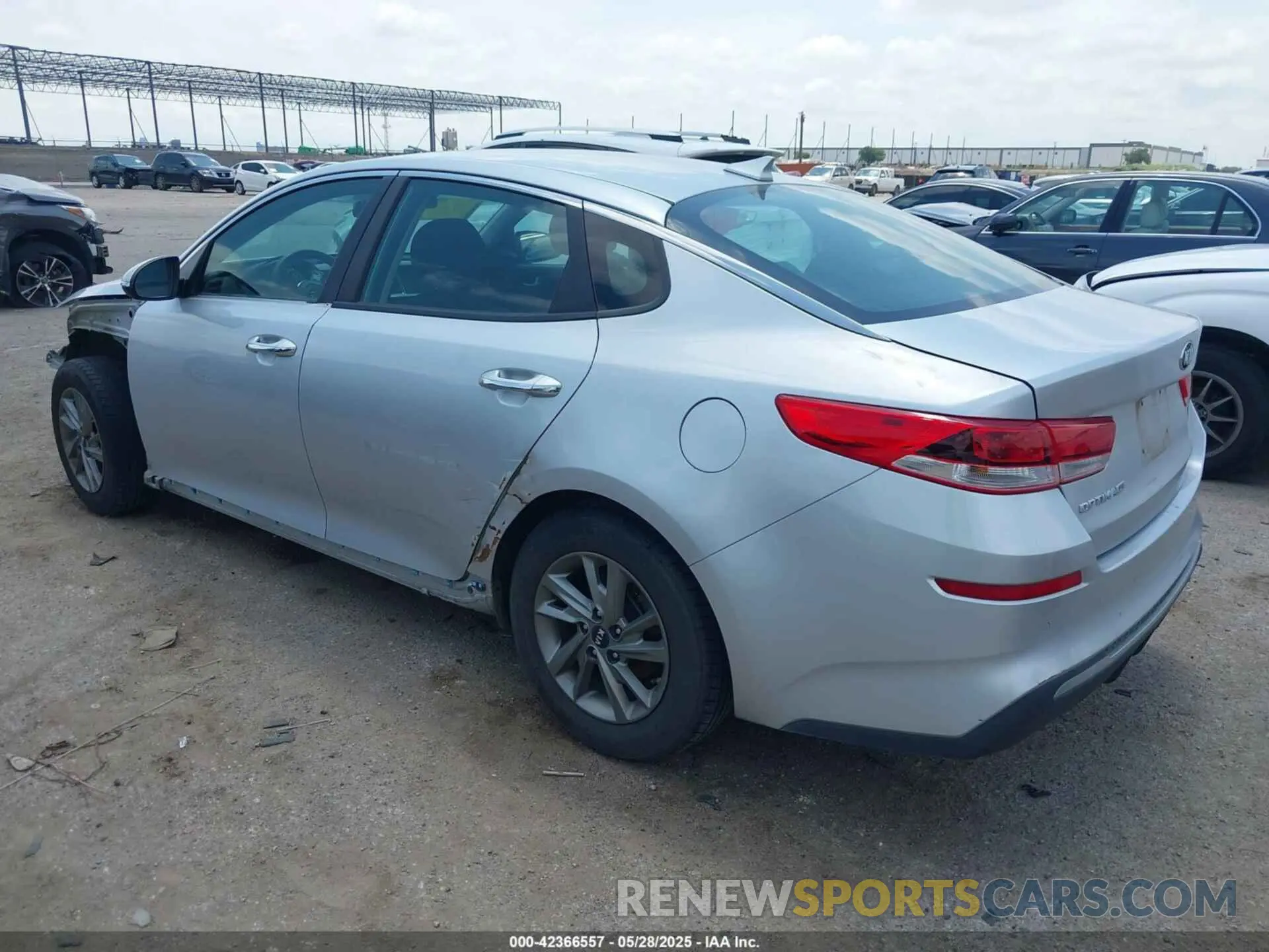 3 Photograph of a damaged car 5XXGT4L32KG291055 KIA OPTIMA 2019