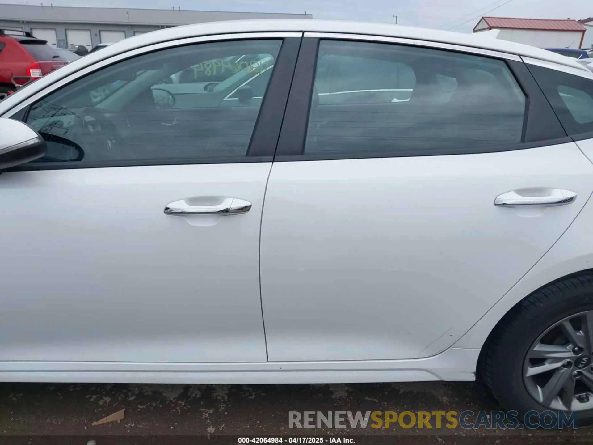 13 Photograph of a damaged car 5XXGT4L32KG312986 KIA OPTIMA 2019