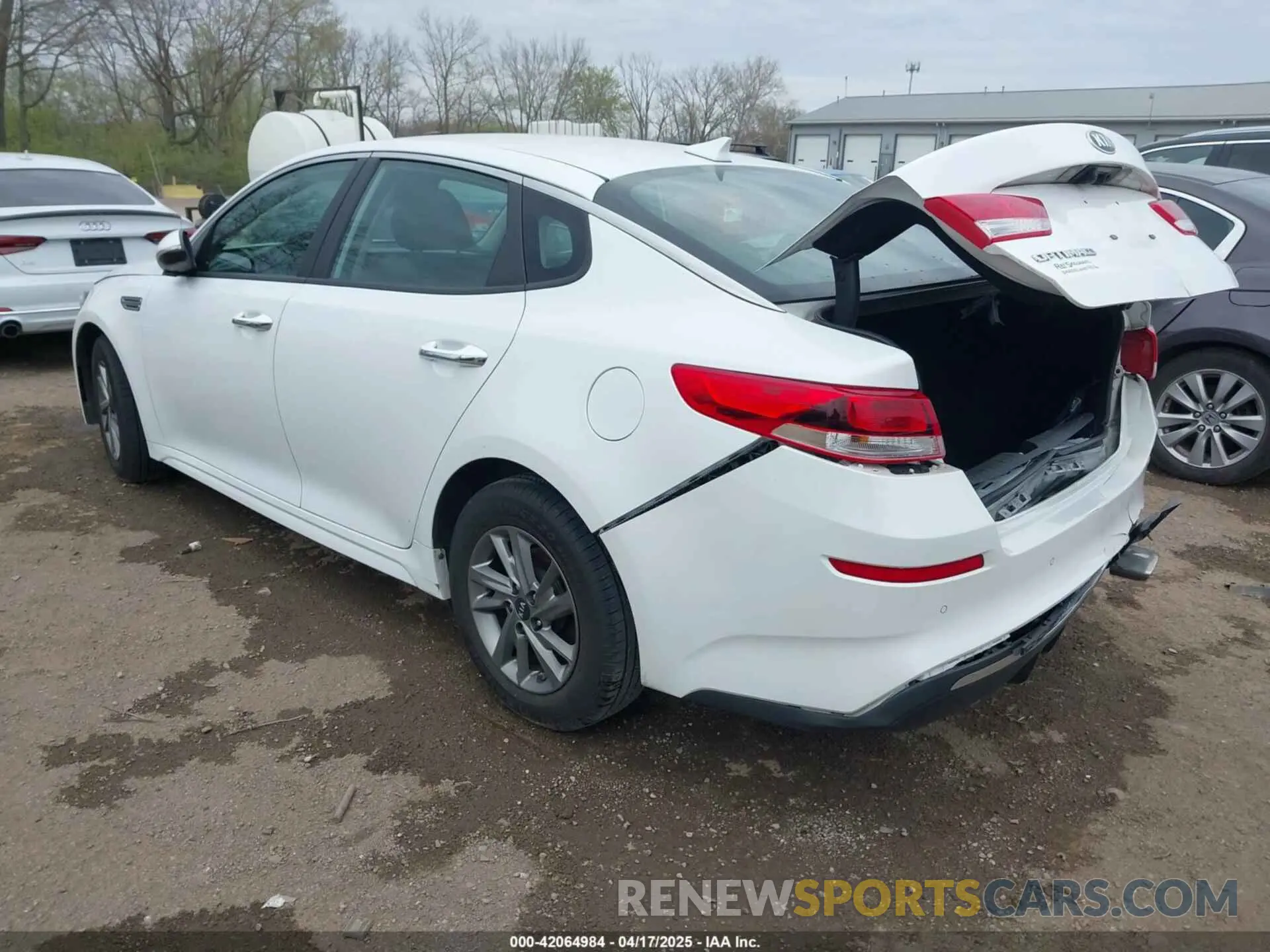 3 Photograph of a damaged car 5XXGT4L32KG312986 KIA OPTIMA 2019