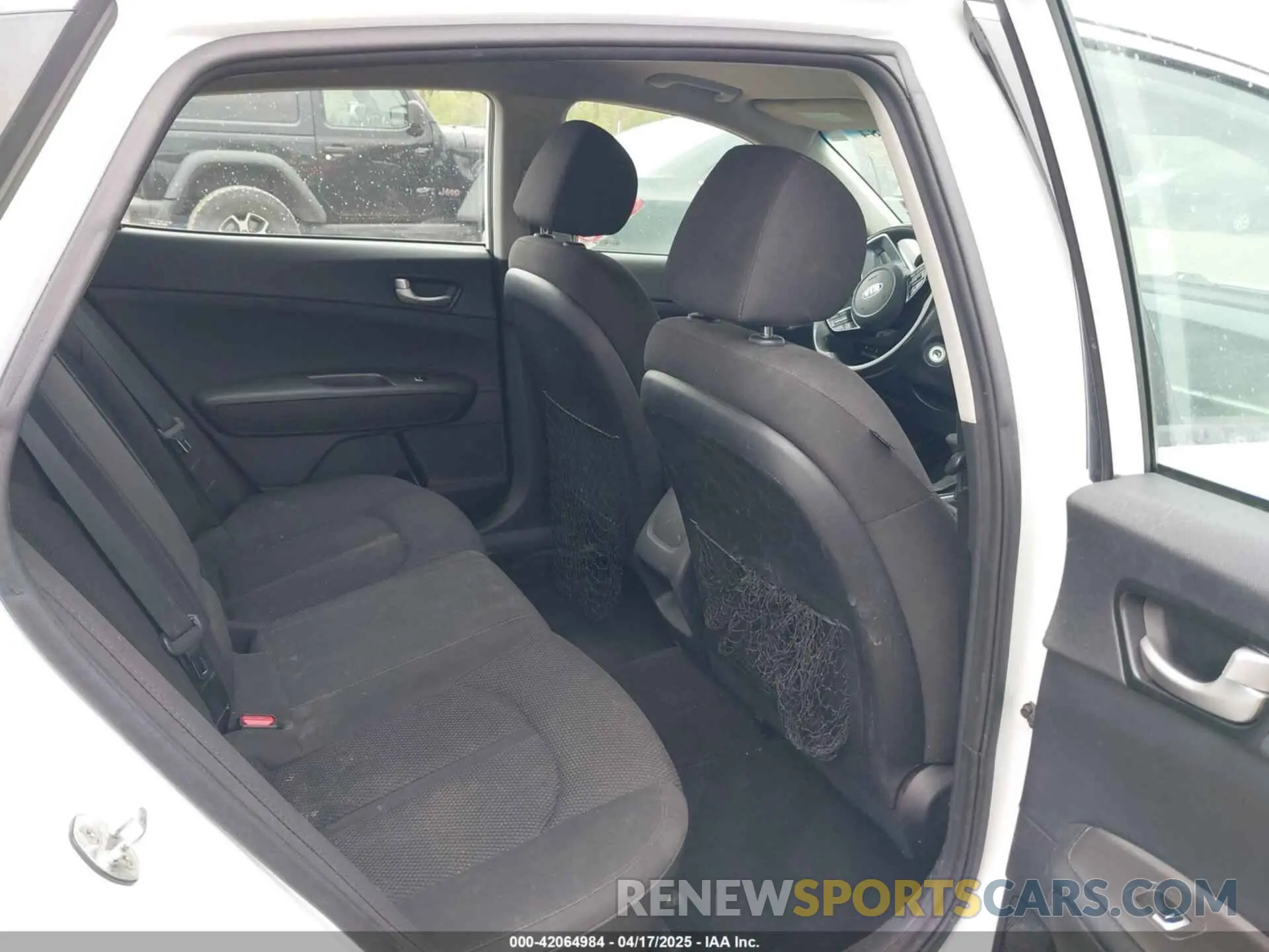 8 Photograph of a damaged car 5XXGT4L32KG312986 KIA OPTIMA 2019