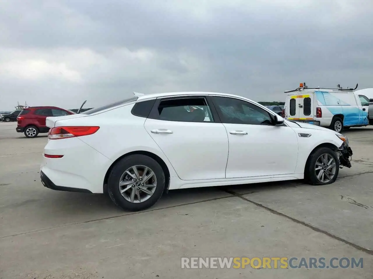 3 Photograph of a damaged car 5XXGT4L32KG322305 KIA OPTIMA 2019