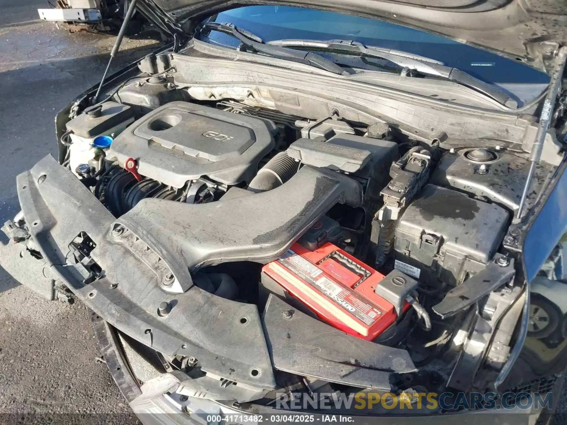 10 Photograph of a damaged car 5XXGT4L32KG324877 KIA OPTIMA 2019
