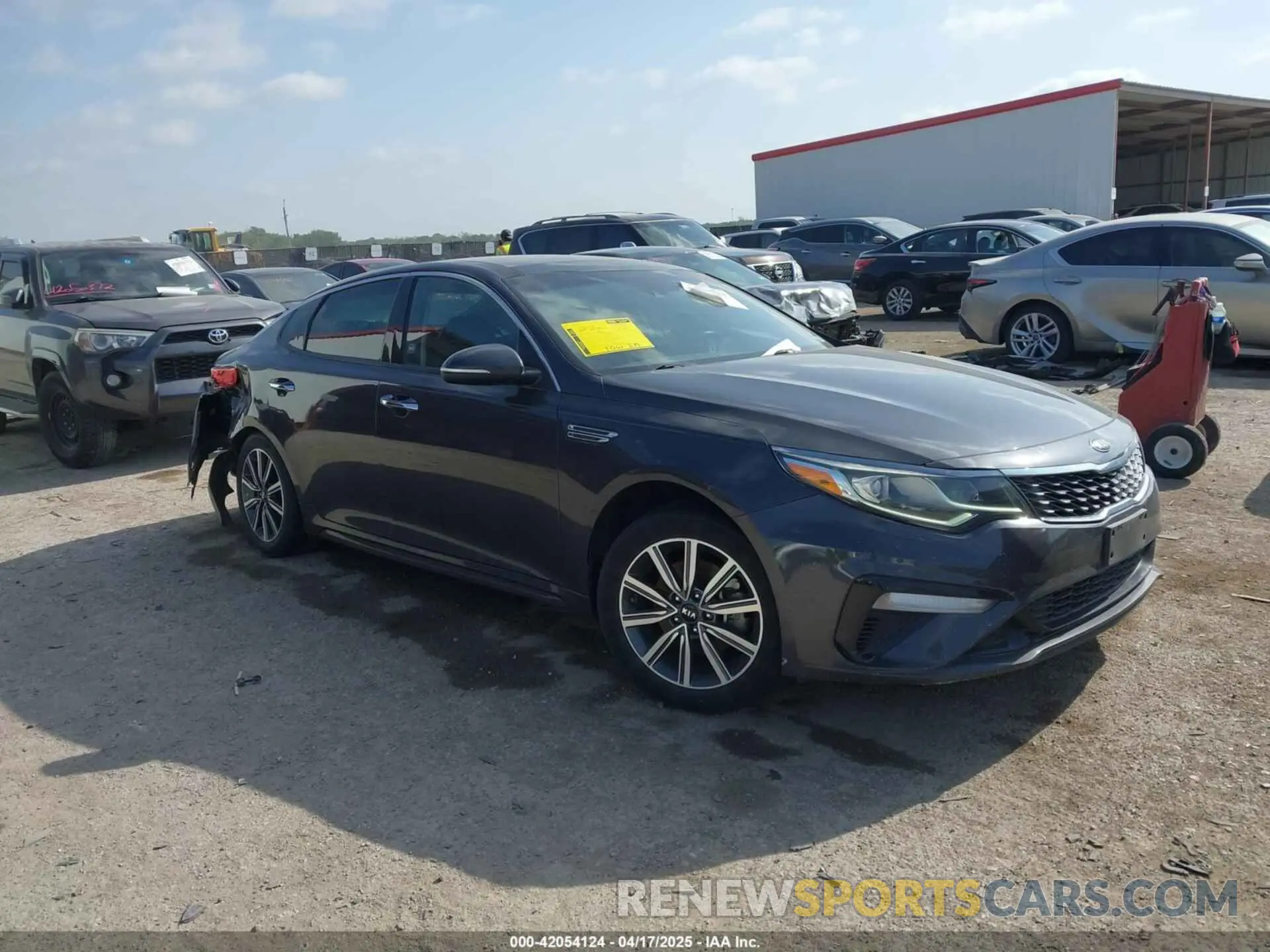 1 Photograph of a damaged car 5XXGT4L32KG330324 KIA OPTIMA 2019