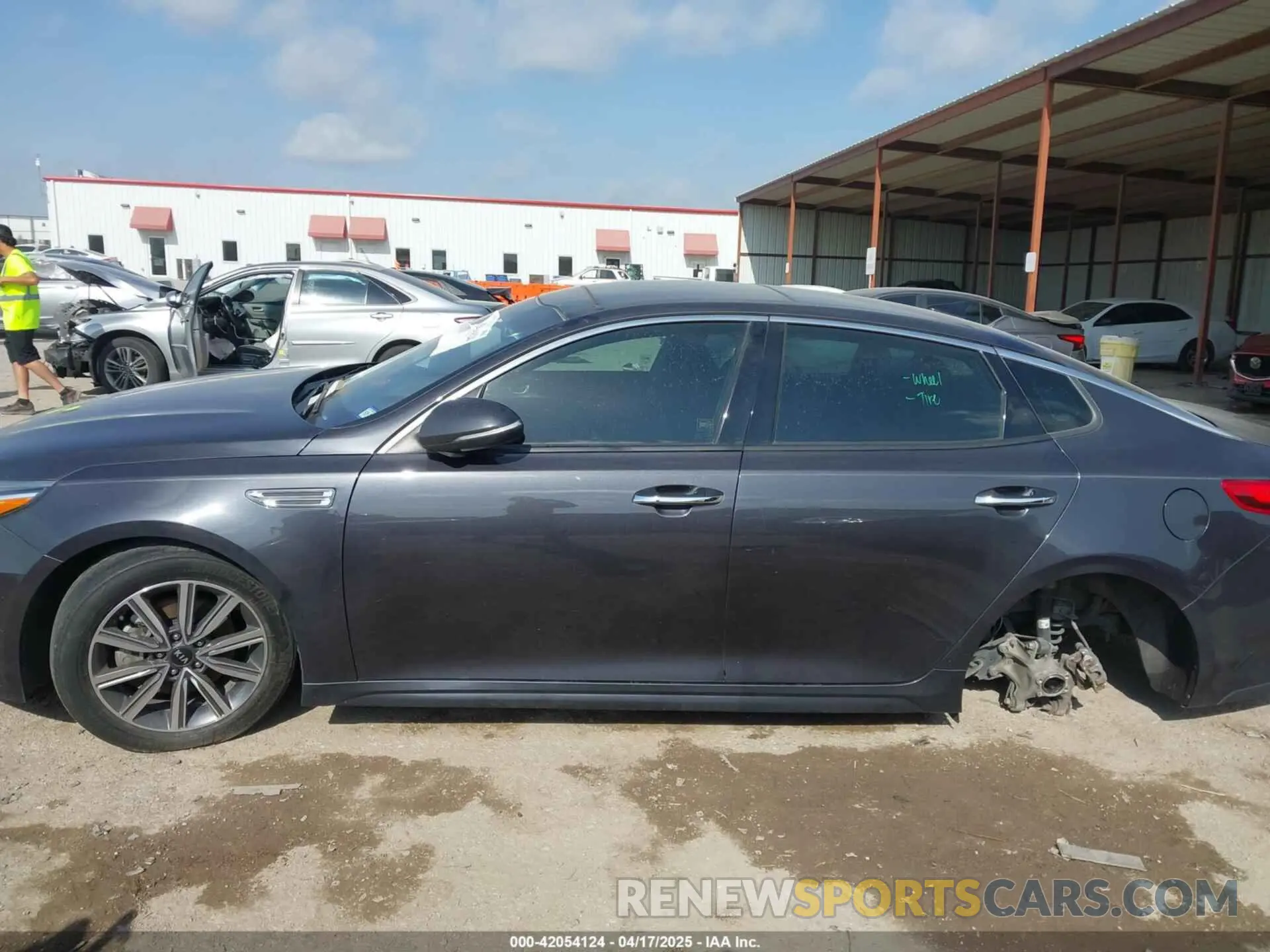 14 Photograph of a damaged car 5XXGT4L32KG330324 KIA OPTIMA 2019