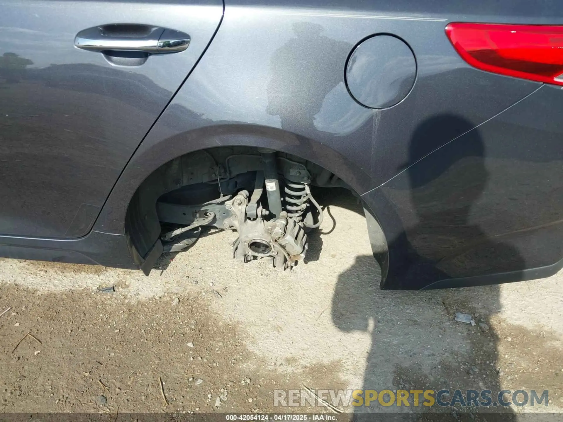 6 Photograph of a damaged car 5XXGT4L32KG330324 KIA OPTIMA 2019