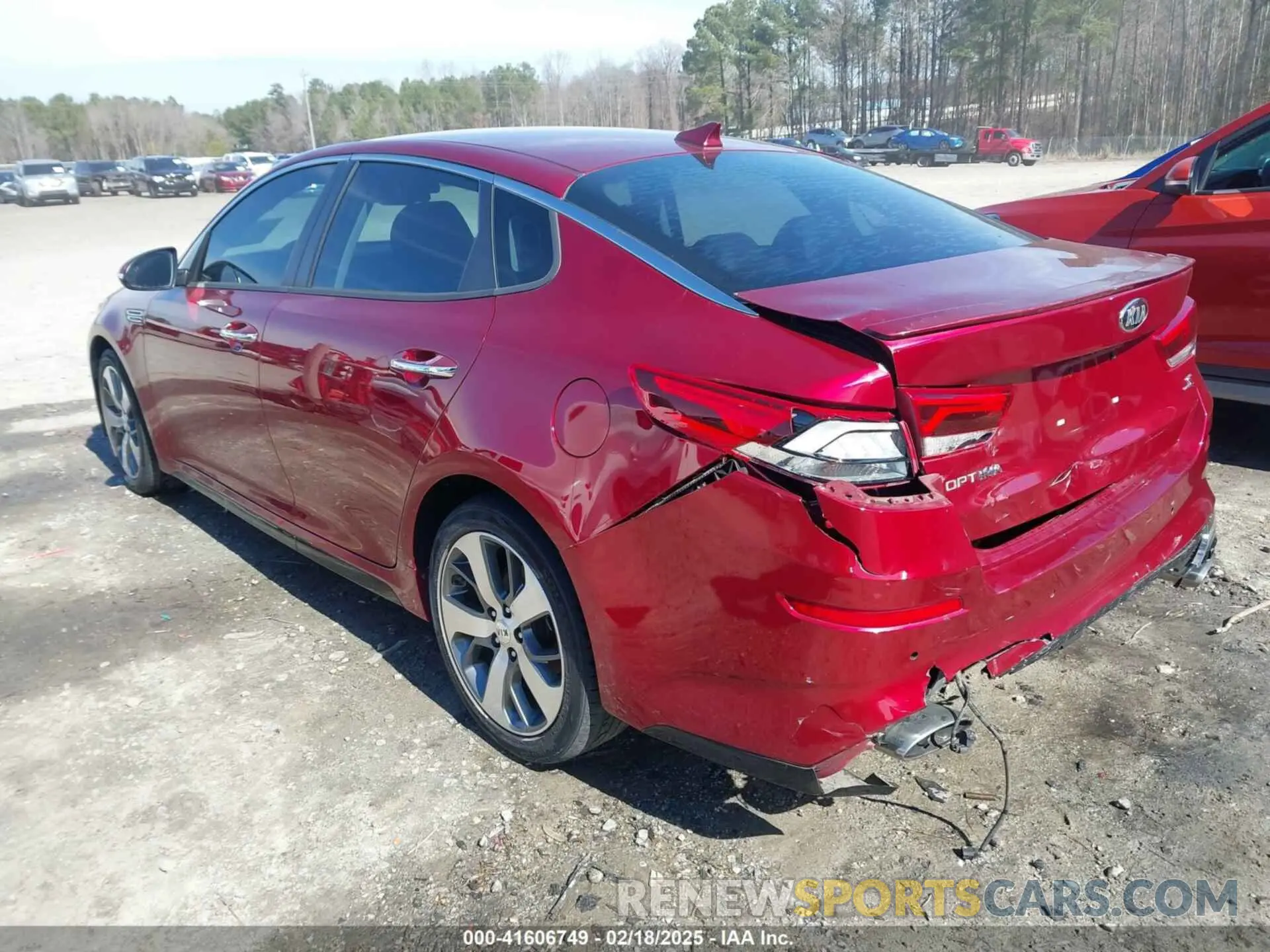 3 Photograph of a damaged car 5XXGT4L32KG332395 KIA OPTIMA 2019