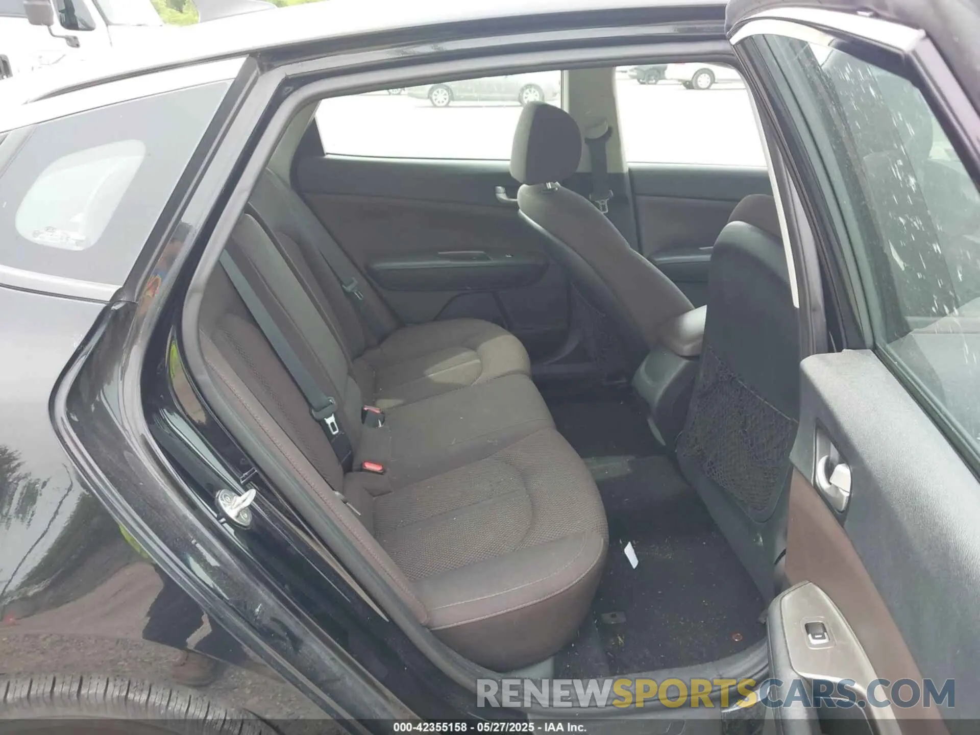 8 Photograph of a damaged car 5XXGT4L32KG332719 KIA OPTIMA 2019