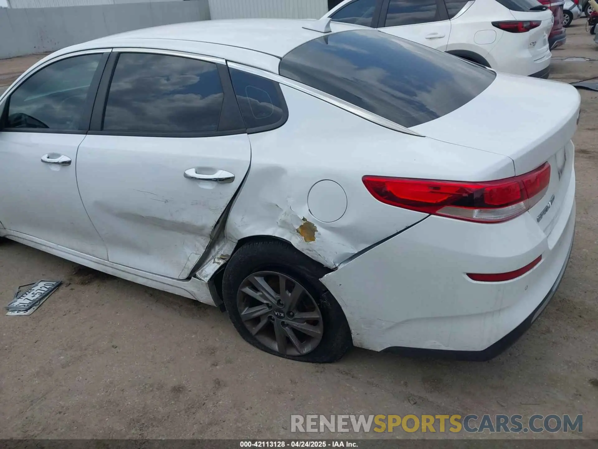 6 Photograph of a damaged car 5XXGT4L32KG337466 KIA OPTIMA 2019