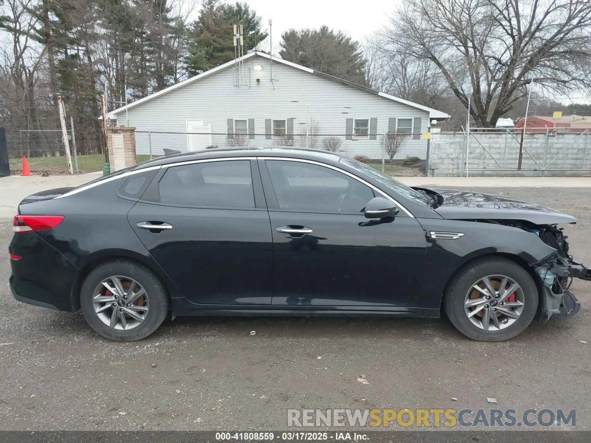 13 Photograph of a damaged car 5XXGT4L32KG339167 KIA OPTIMA 2019