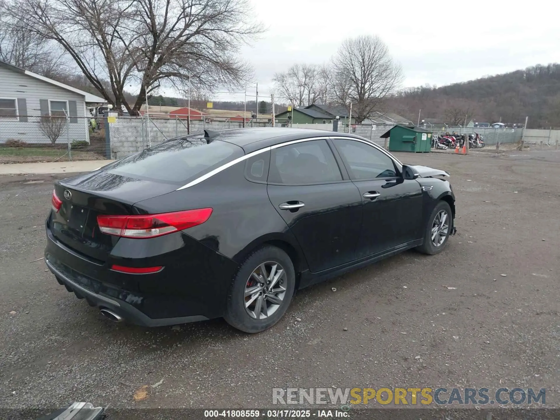 4 Photograph of a damaged car 5XXGT4L32KG339167 KIA OPTIMA 2019