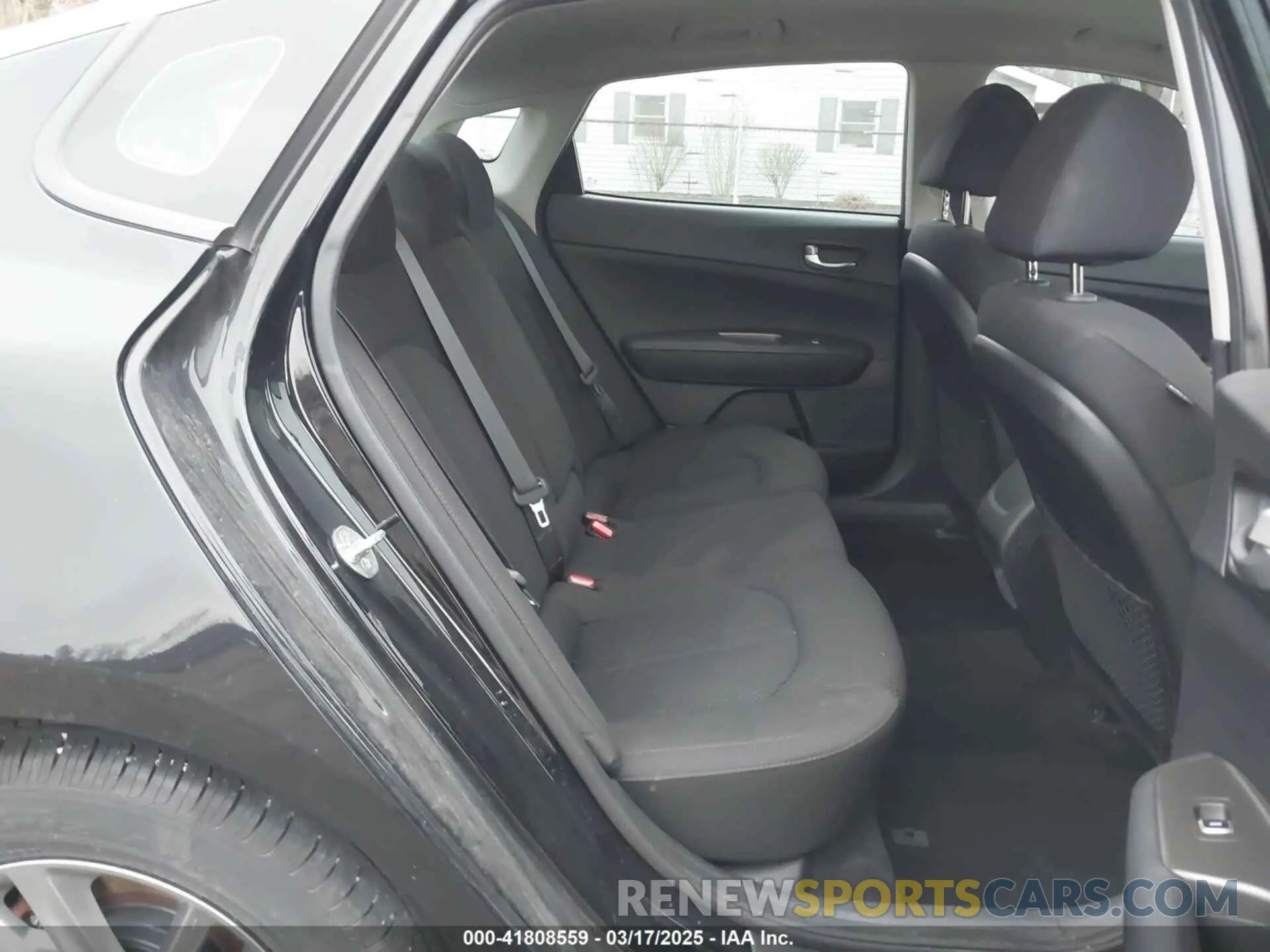 8 Photograph of a damaged car 5XXGT4L32KG339167 KIA OPTIMA 2019