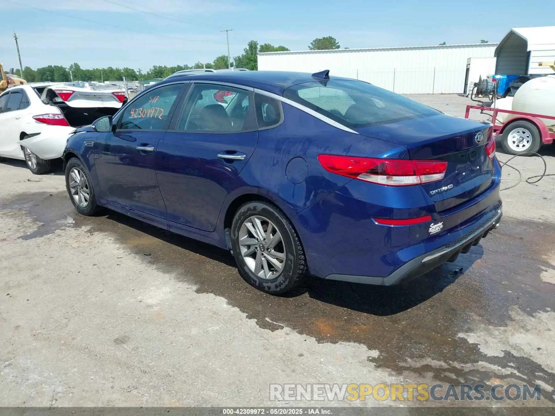 3 Photograph of a damaged car 5XXGT4L32KG345423 KIA OPTIMA 2019