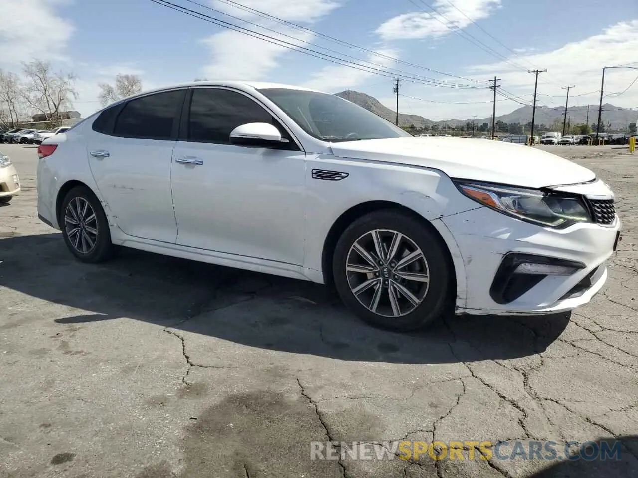 4 Photograph of a damaged car 5XXGT4L32KG354381 KIA OPTIMA 2019