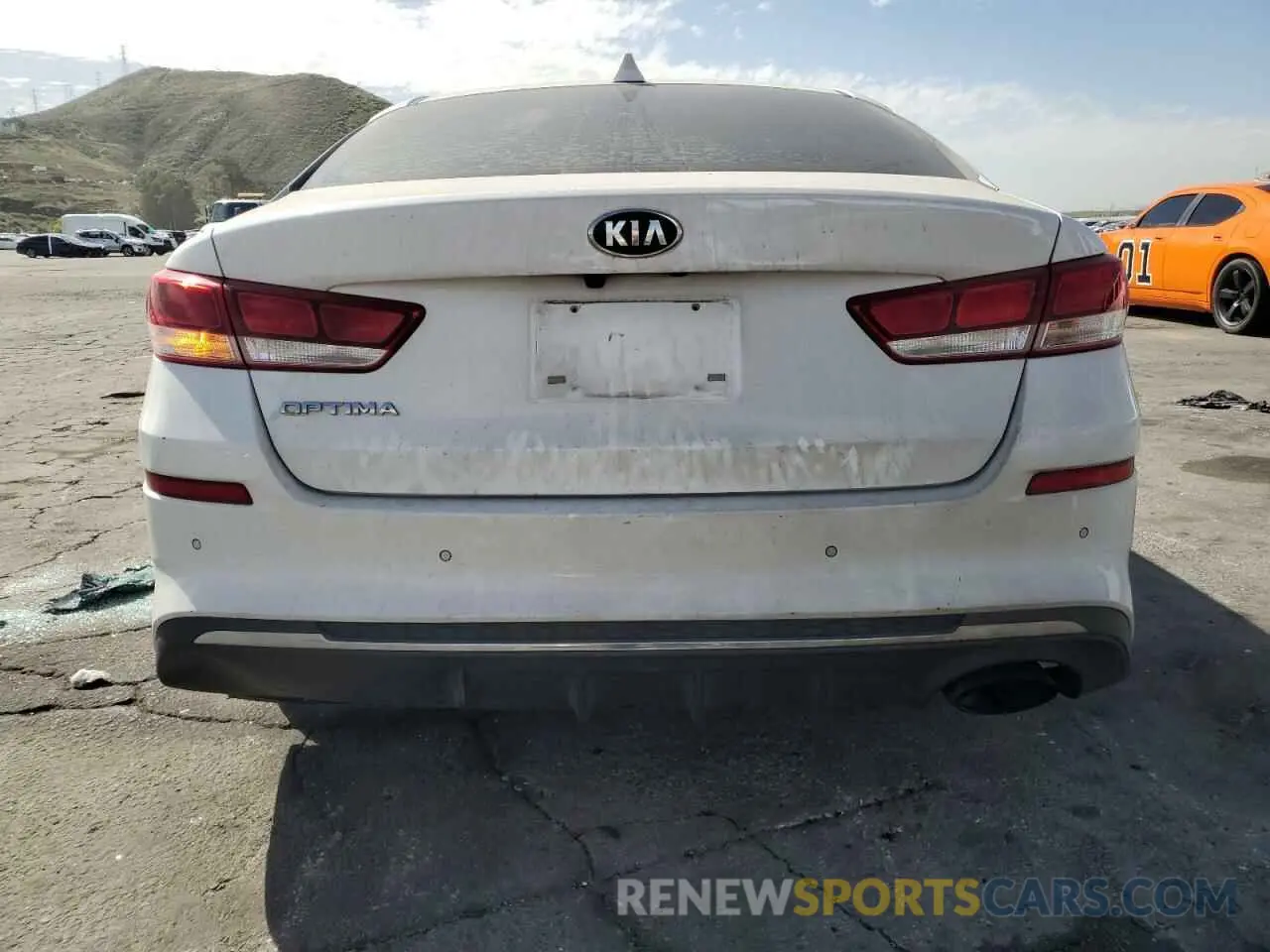 6 Photograph of a damaged car 5XXGT4L32KG354381 KIA OPTIMA 2019