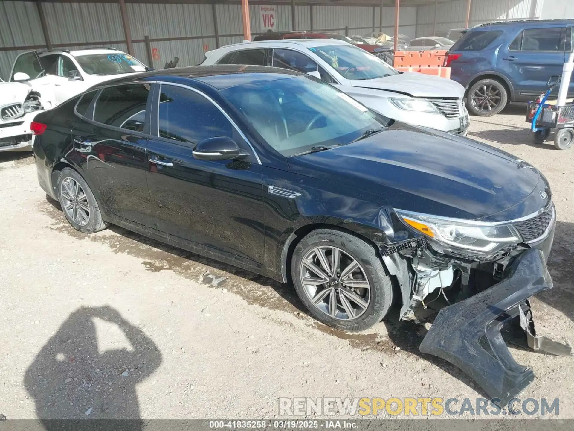 1 Photograph of a damaged car 5XXGT4L32KG354994 KIA OPTIMA 2019