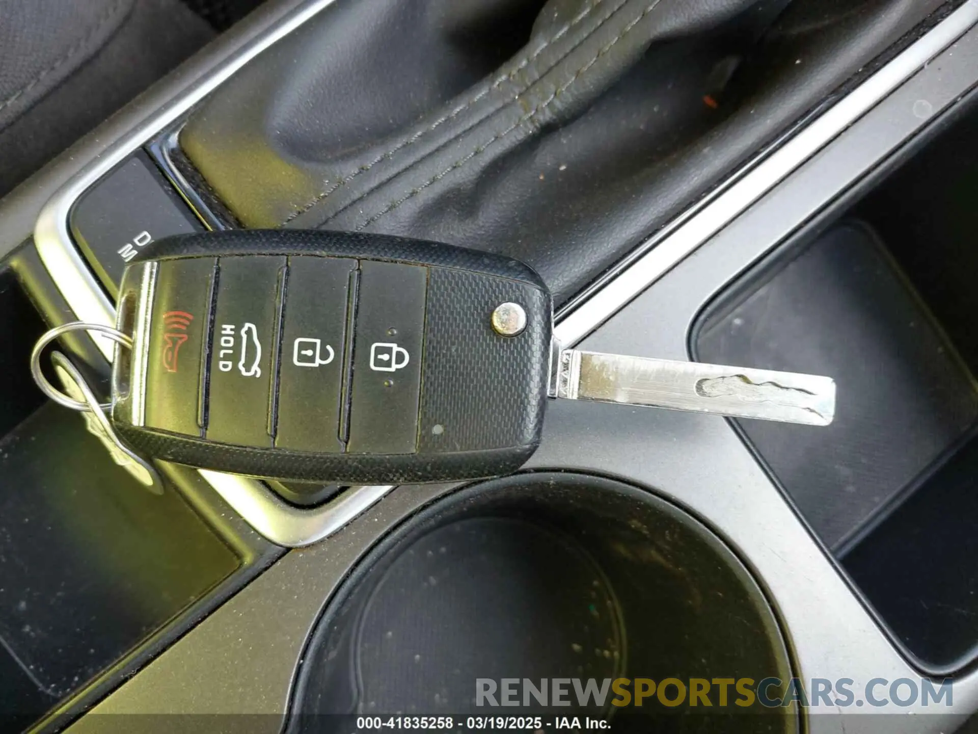 11 Photograph of a damaged car 5XXGT4L32KG354994 KIA OPTIMA 2019
