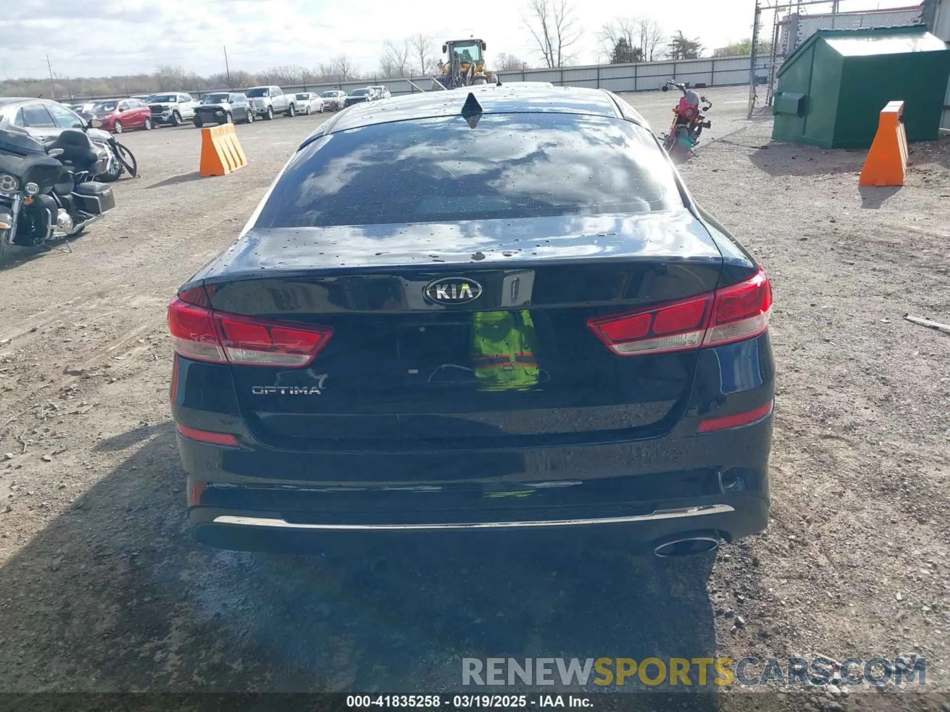17 Photograph of a damaged car 5XXGT4L32KG354994 KIA OPTIMA 2019
