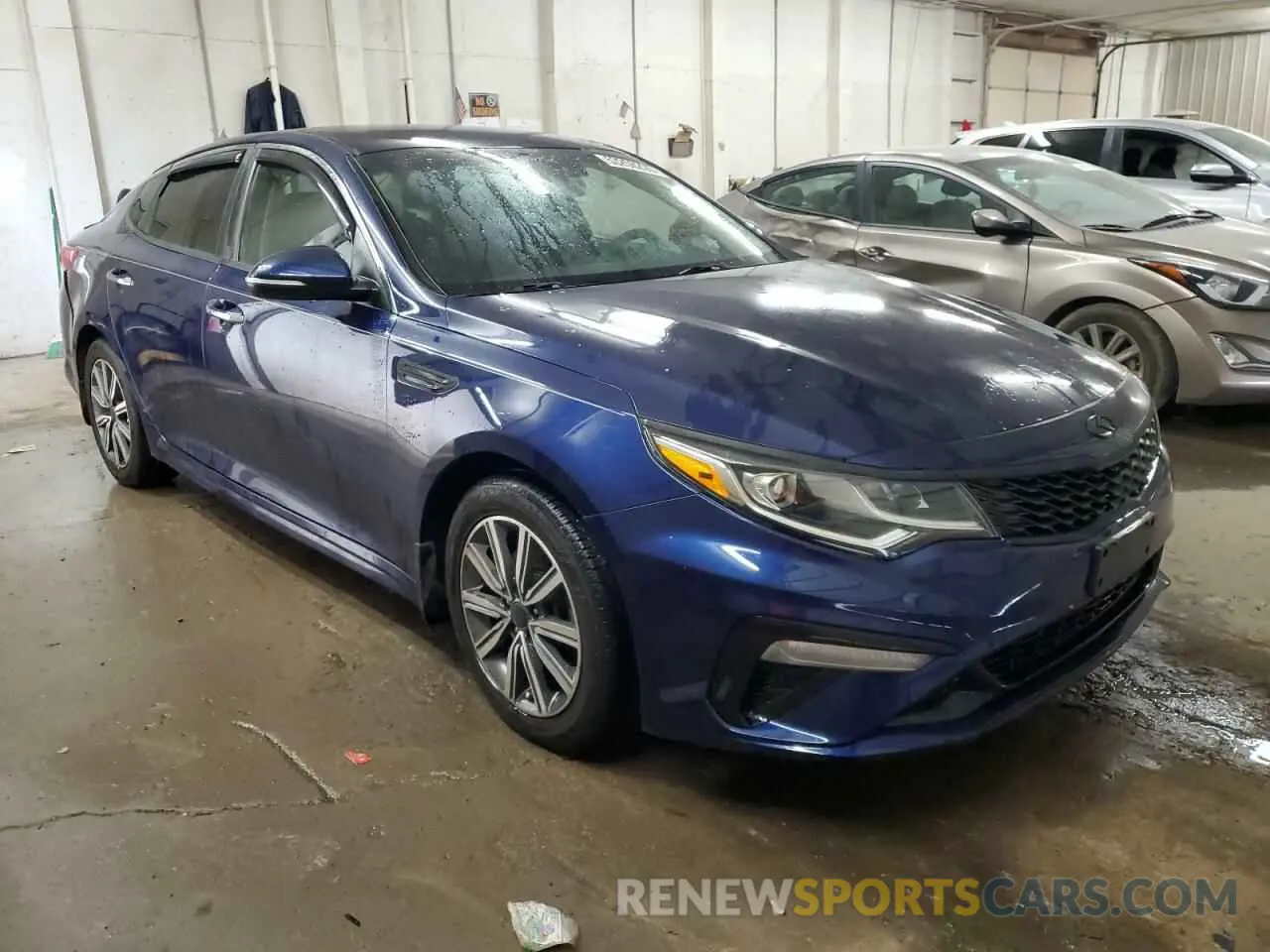 4 Photograph of a damaged car 5XXGT4L32KG378597 KIA OPTIMA 2019