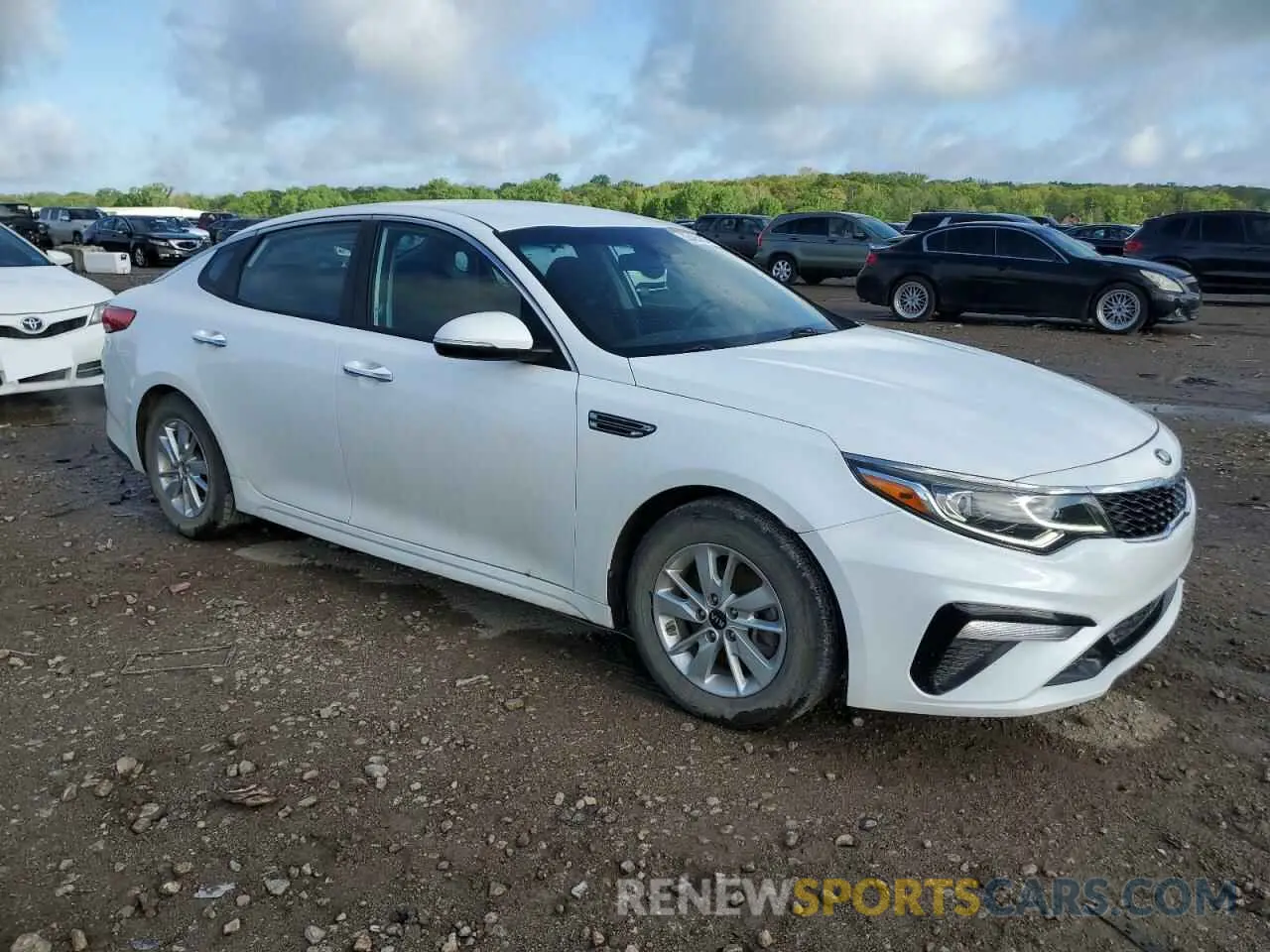 4 Photograph of a damaged car 5XXGT4L33KG278394 KIA OPTIMA 2019