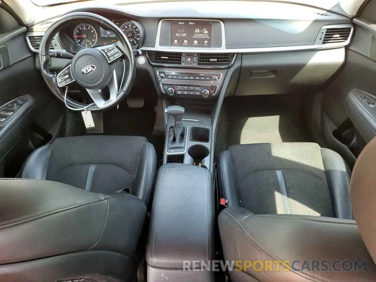 8 Photograph of a damaged car 5XXGT4L33KG280582 KIA OPTIMA 2019