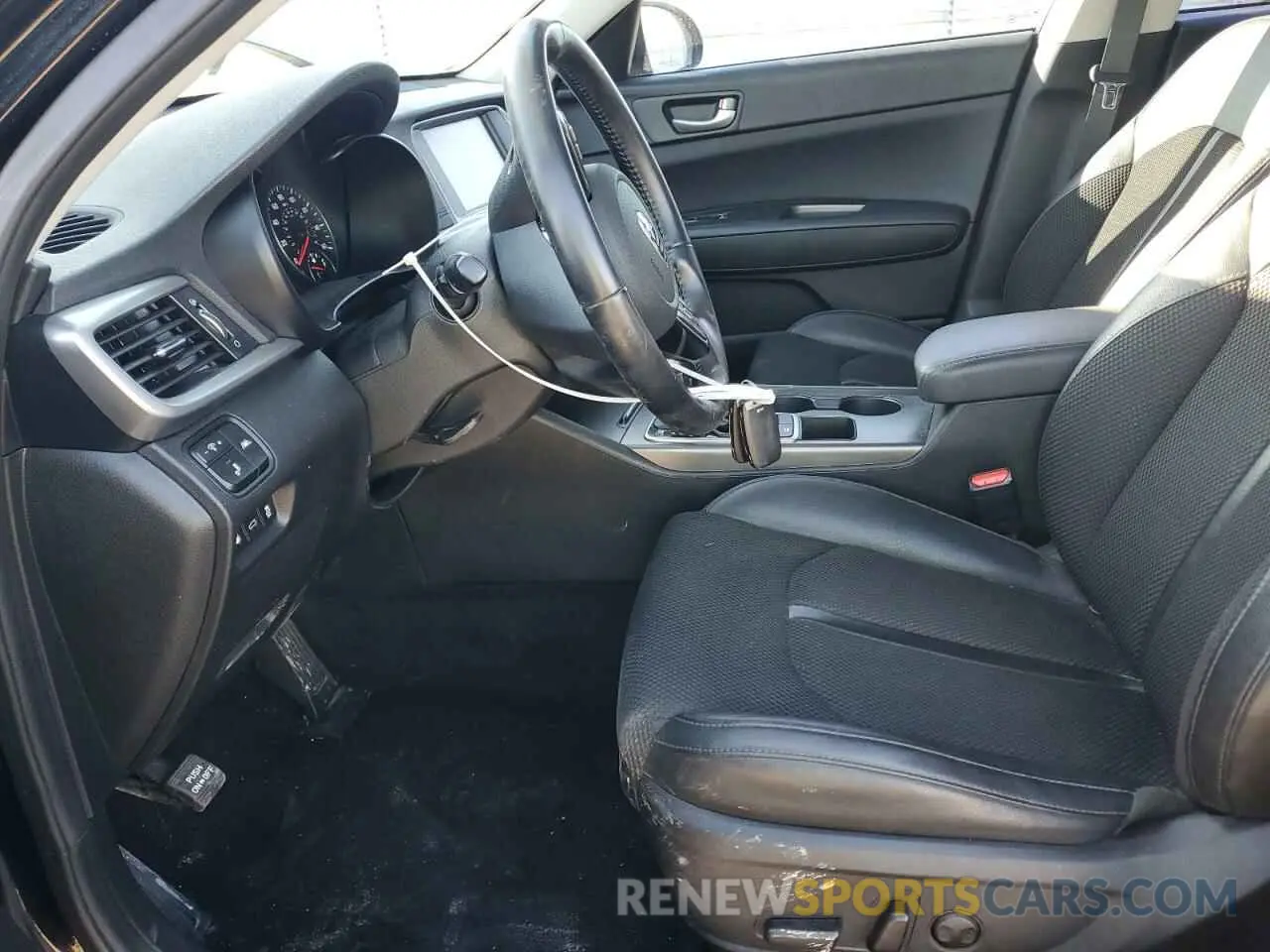 7 Photograph of a damaged car 5XXGT4L33KG295681 KIA OPTIMA 2019