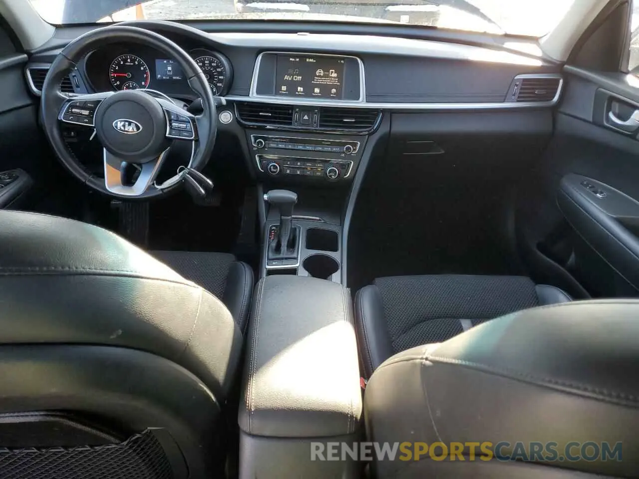 8 Photograph of a damaged car 5XXGT4L33KG295681 KIA OPTIMA 2019